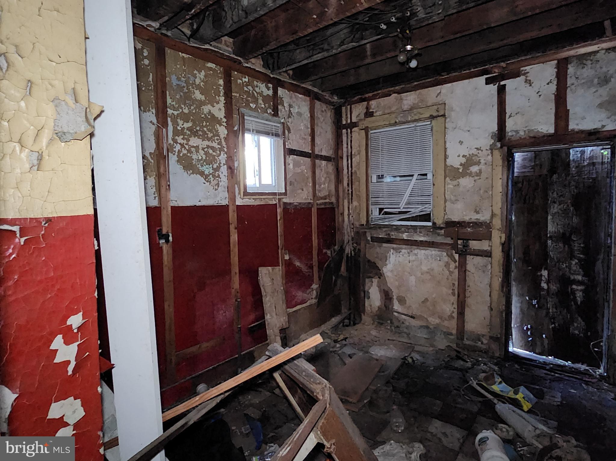 BROADWAY EAST - Residential