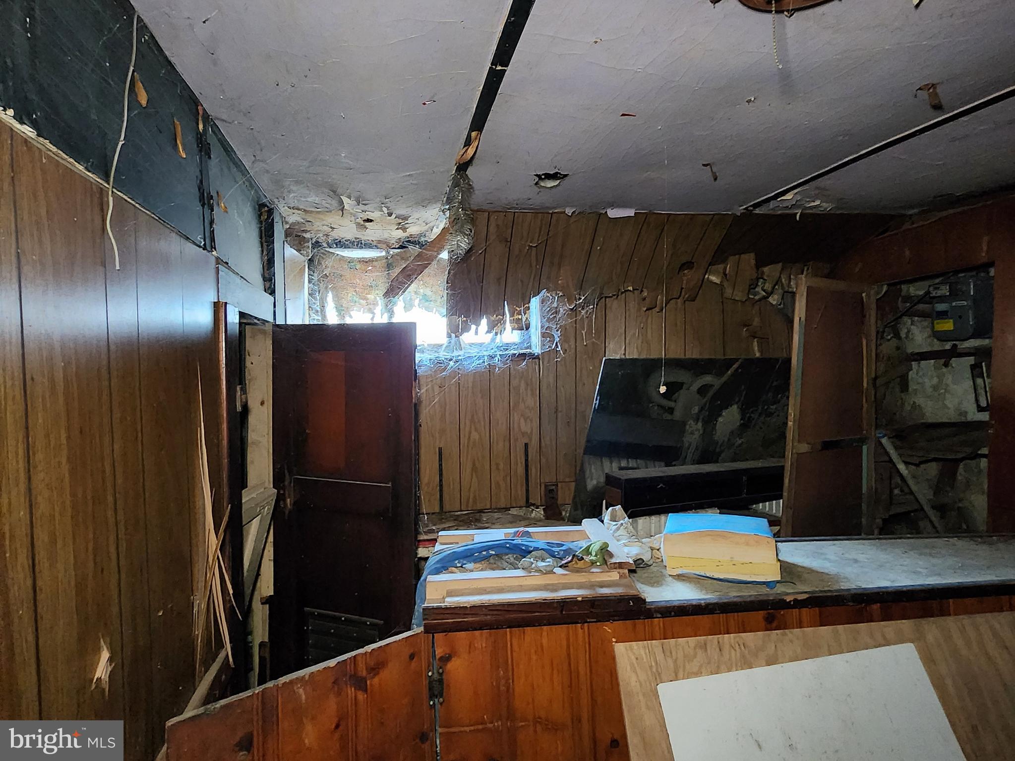 BROADWAY EAST - Residential