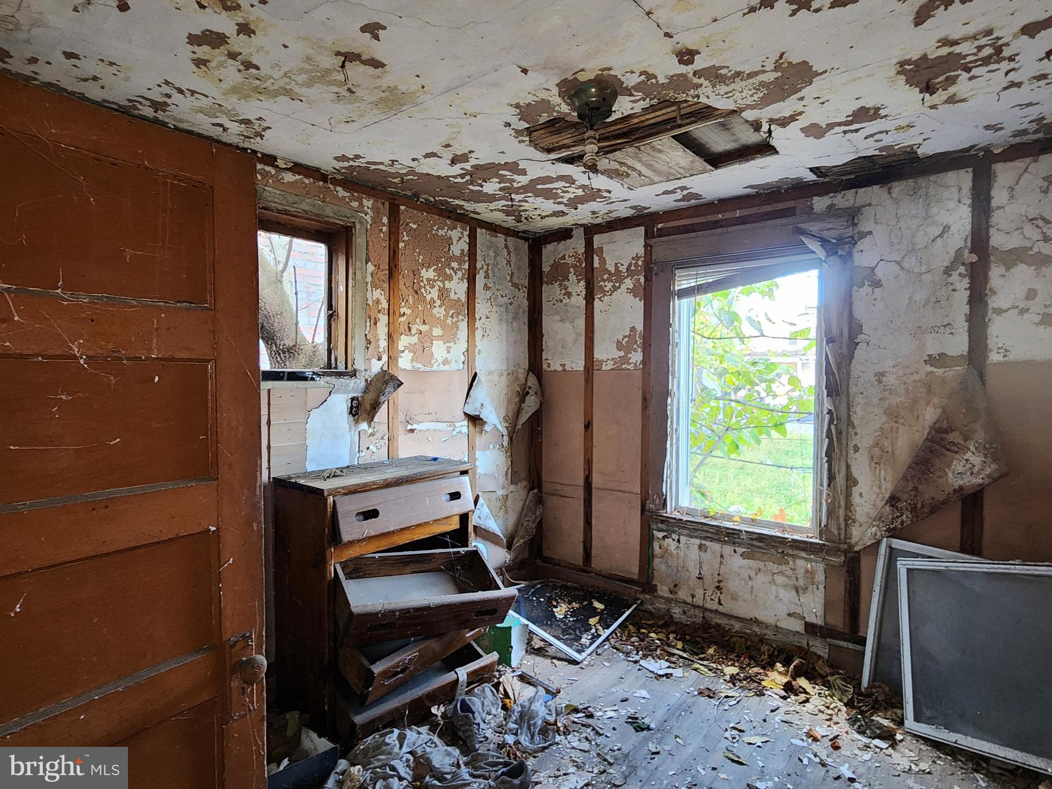 BROADWAY EAST - Residential