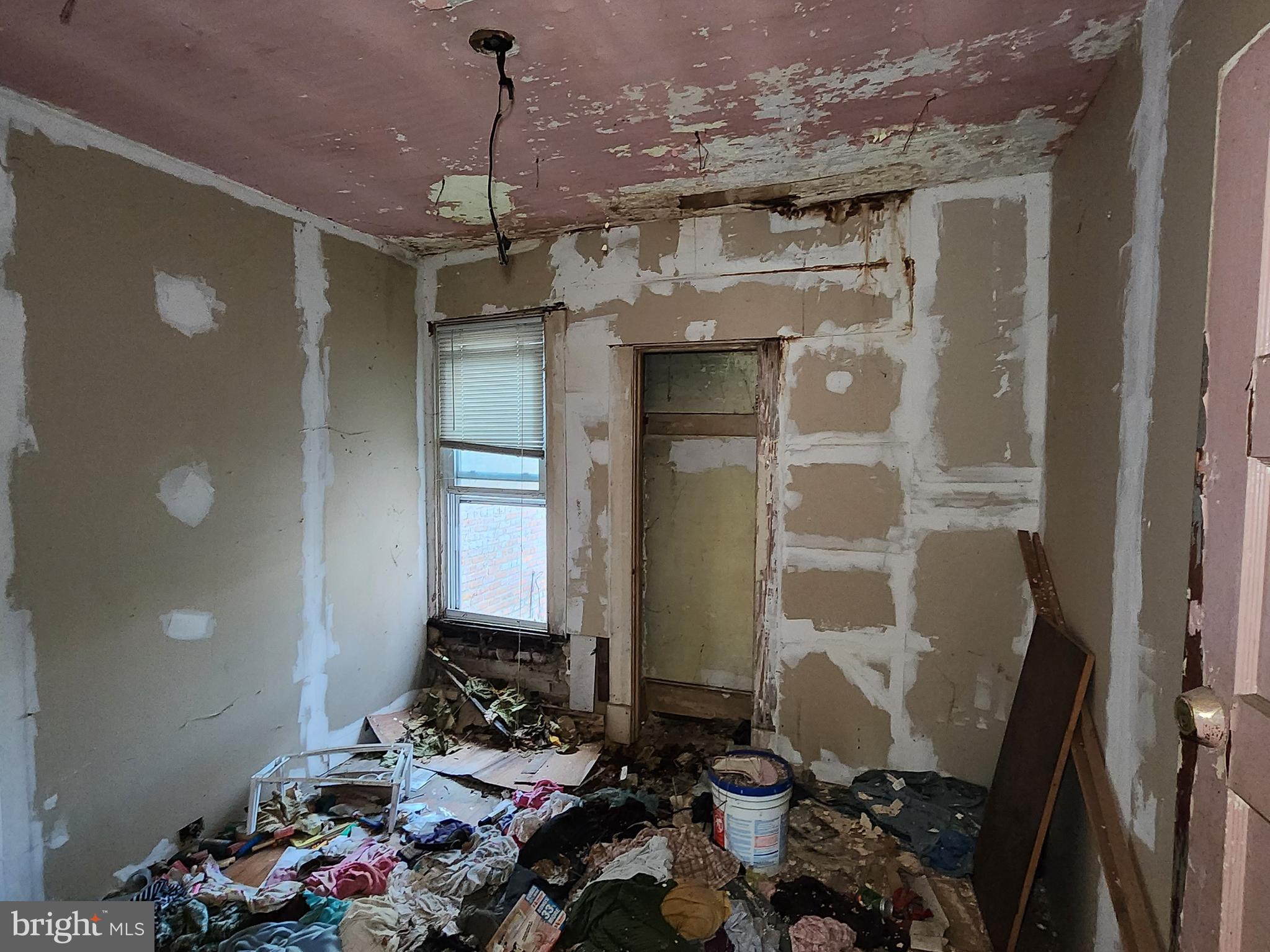 BROADWAY EAST - Residential