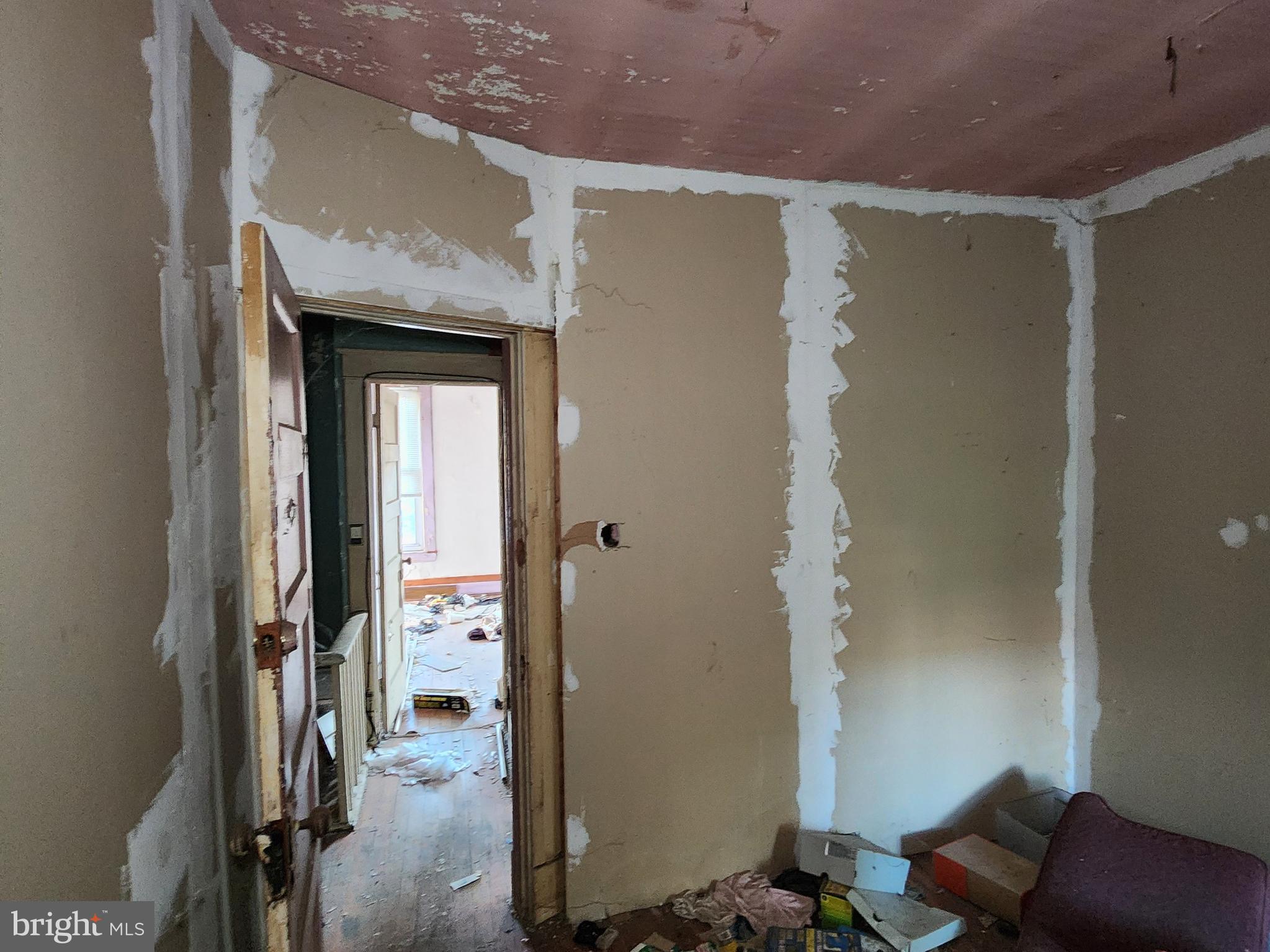 BROADWAY EAST - Residential