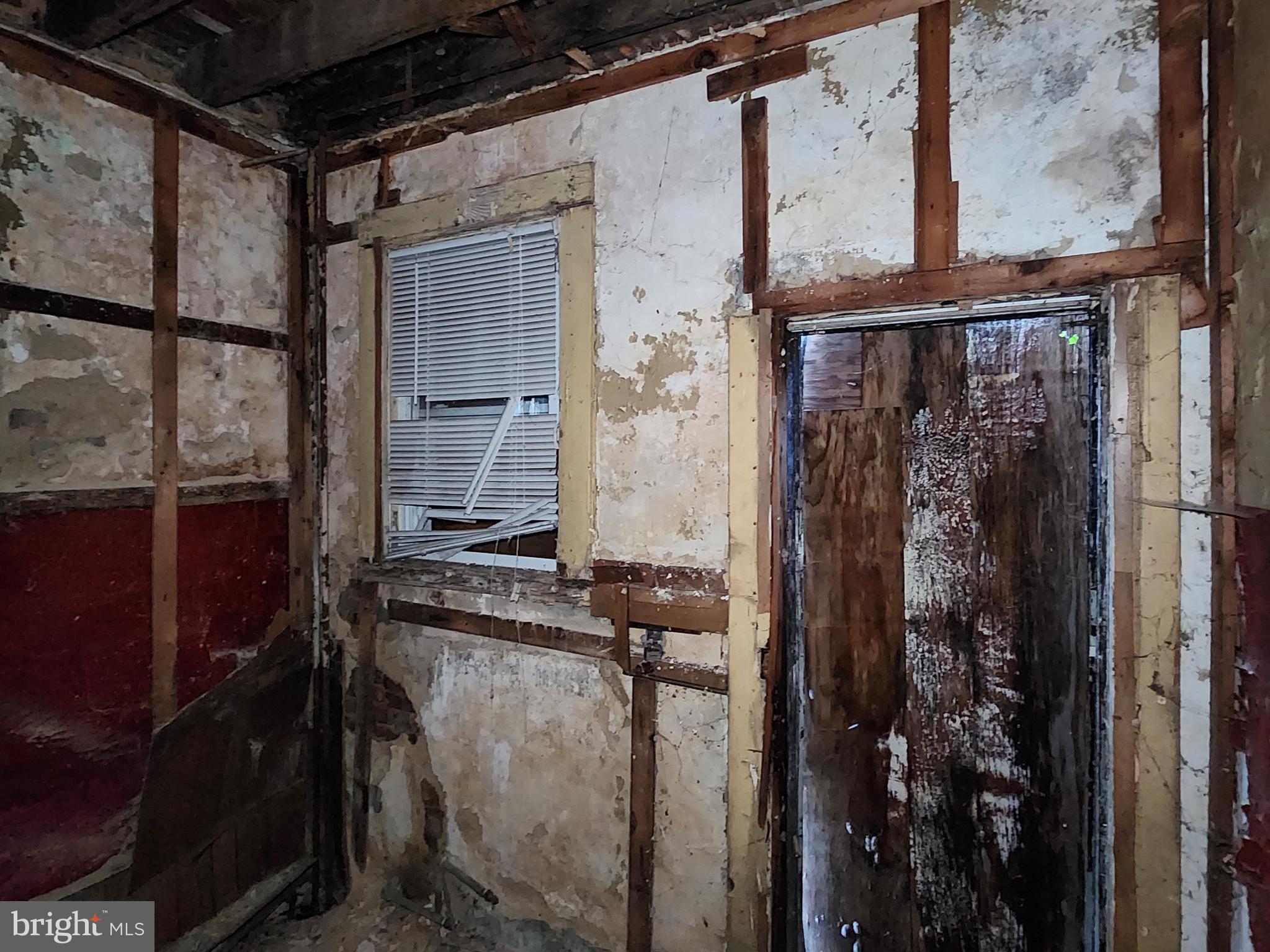 BROADWAY EAST - Residential