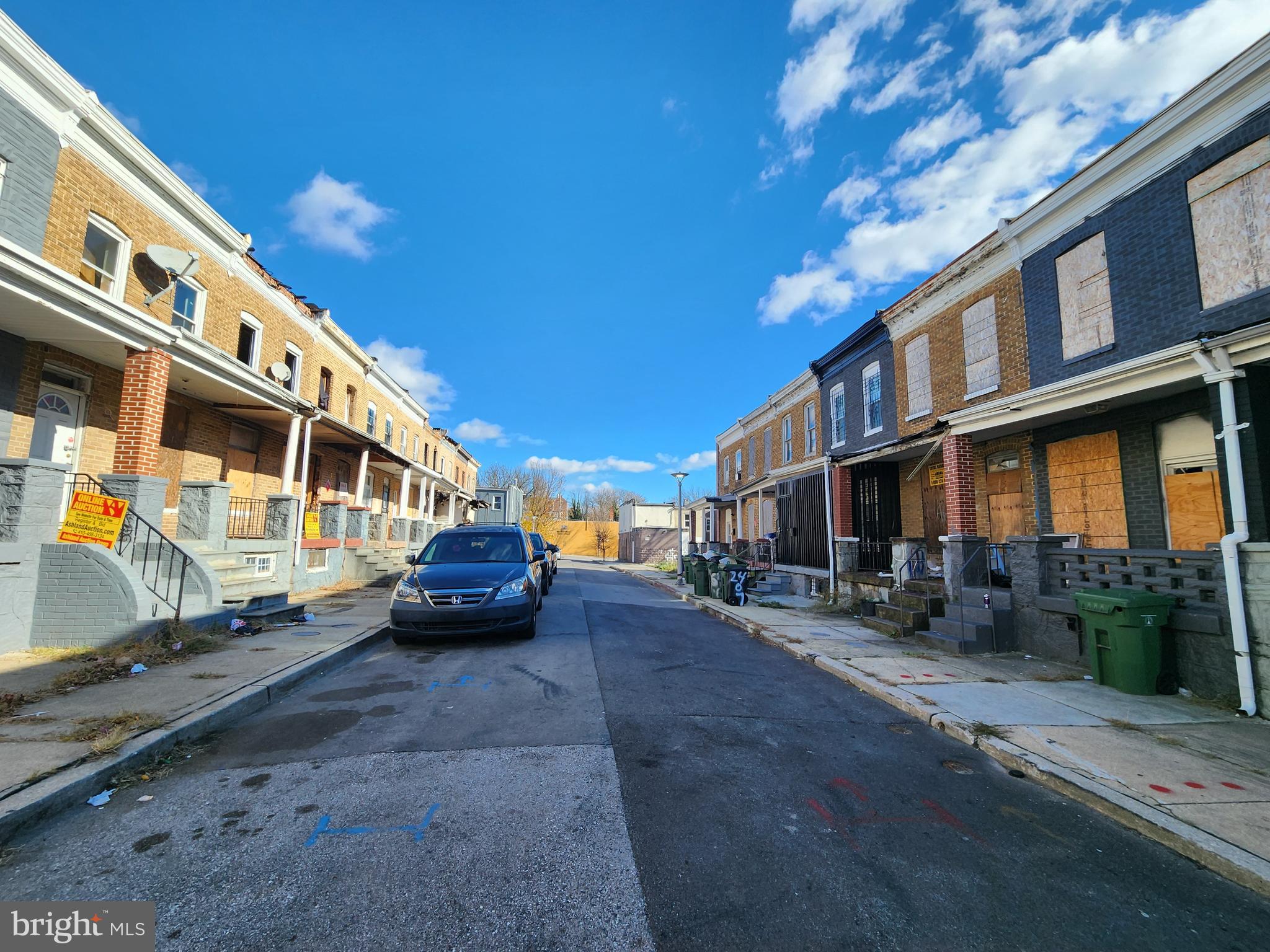 2432 E HOFFMAN STREET