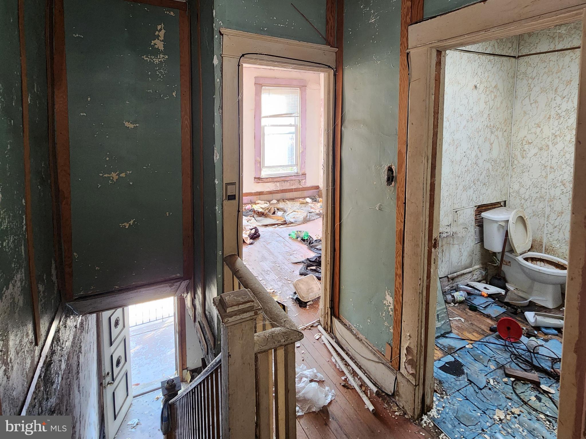 BROADWAY EAST - Residential