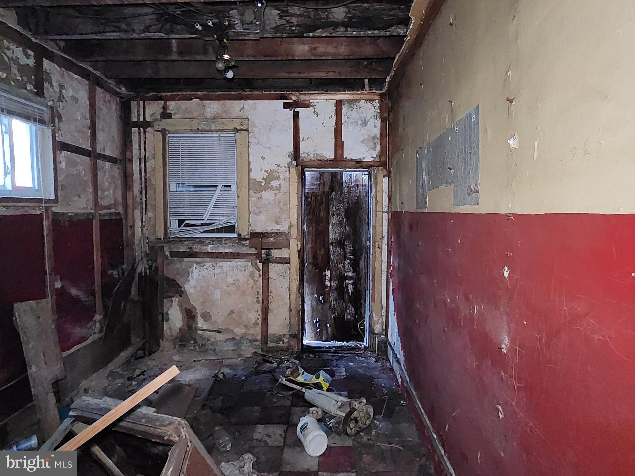 BROADWAY EAST - Residential