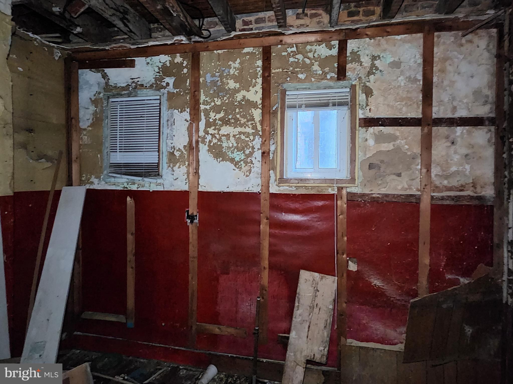 BROADWAY EAST - Residential