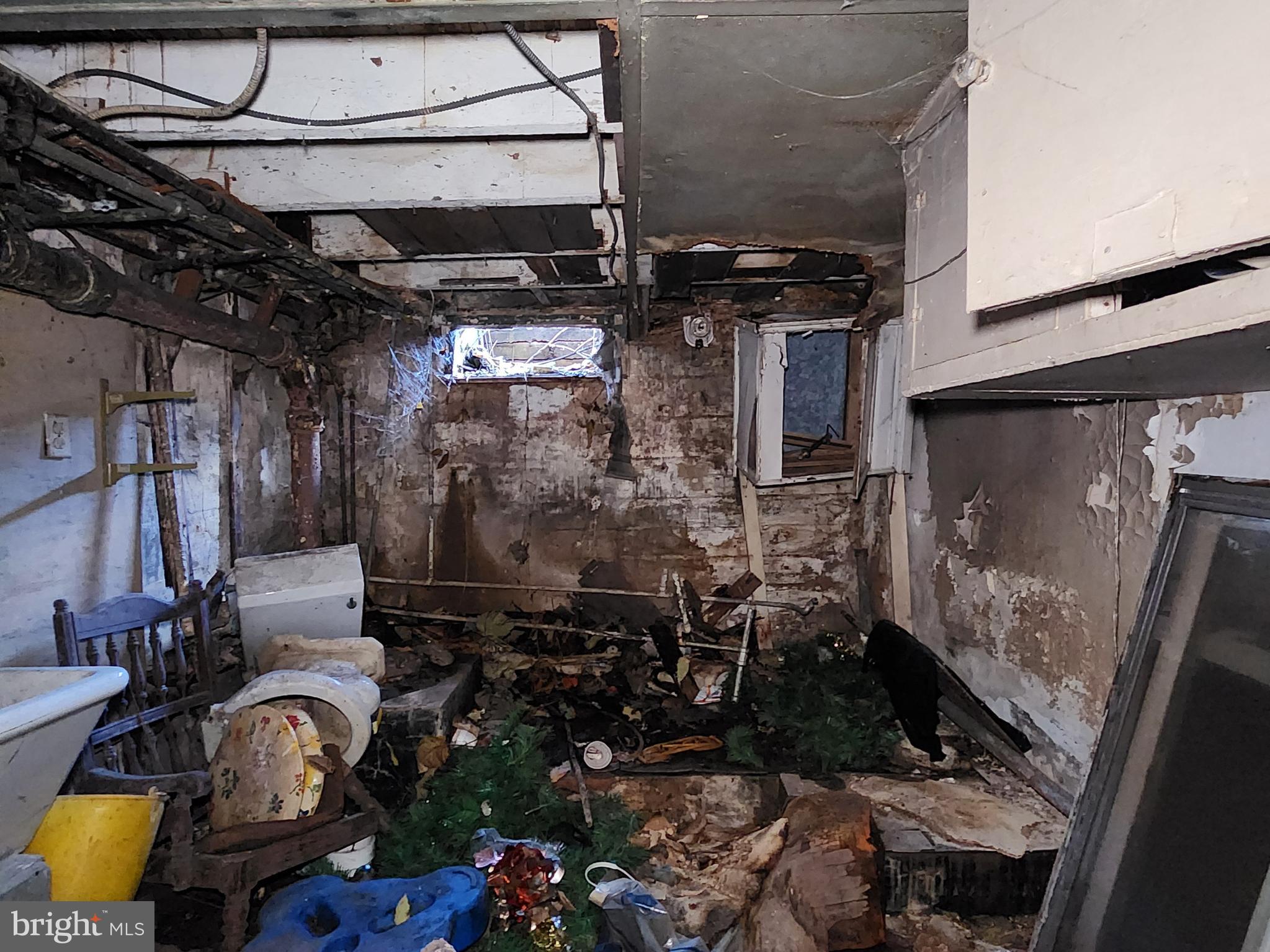 BROADWAY EAST - Residential