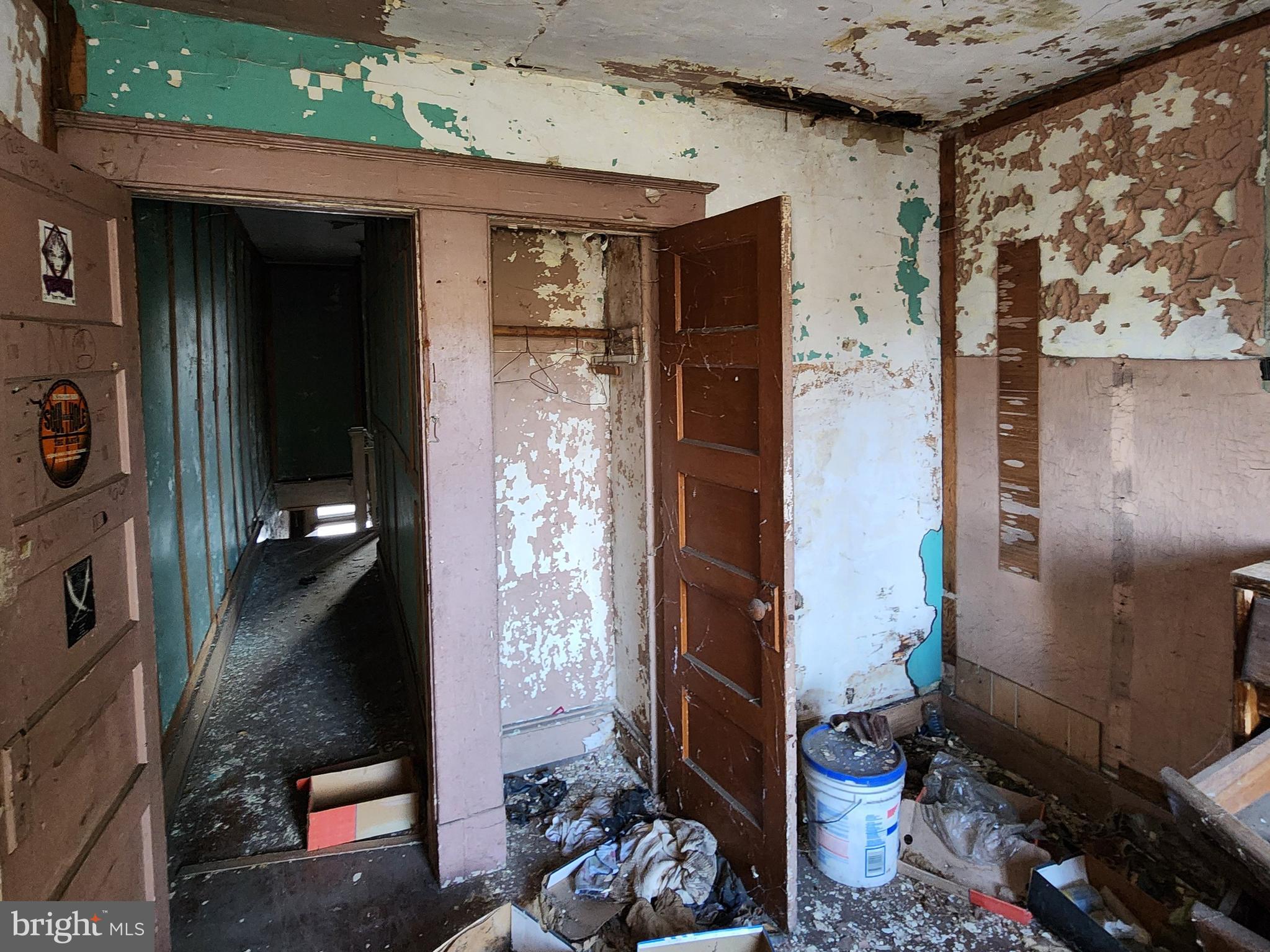 BROADWAY EAST - Residential