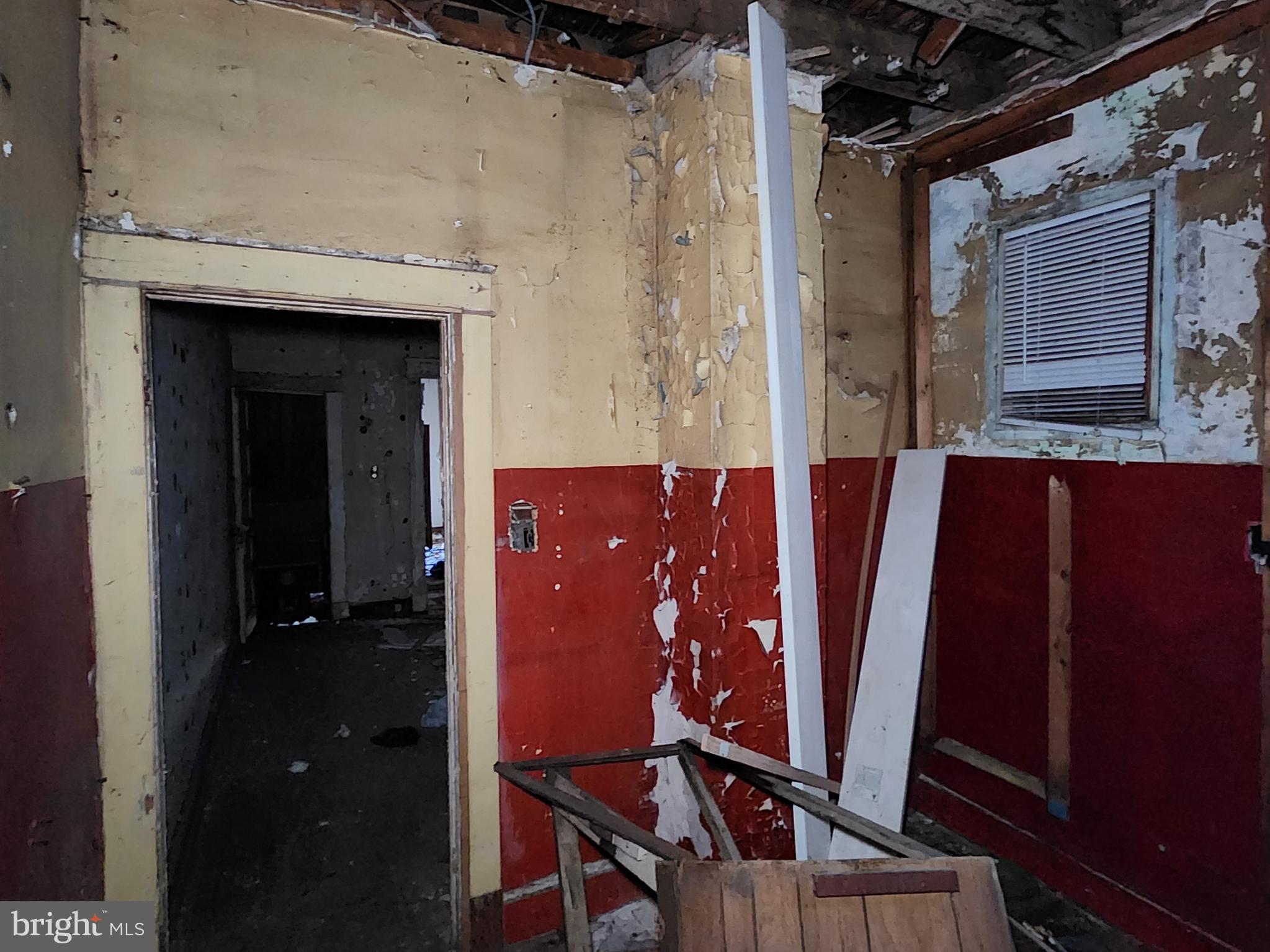 BROADWAY EAST - Residential