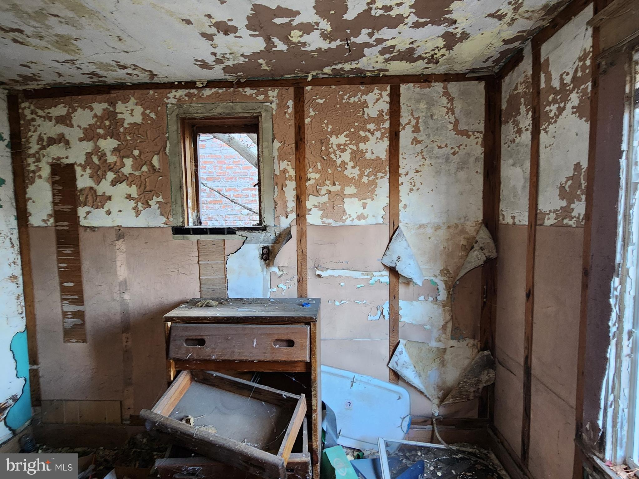 BROADWAY EAST - Residential