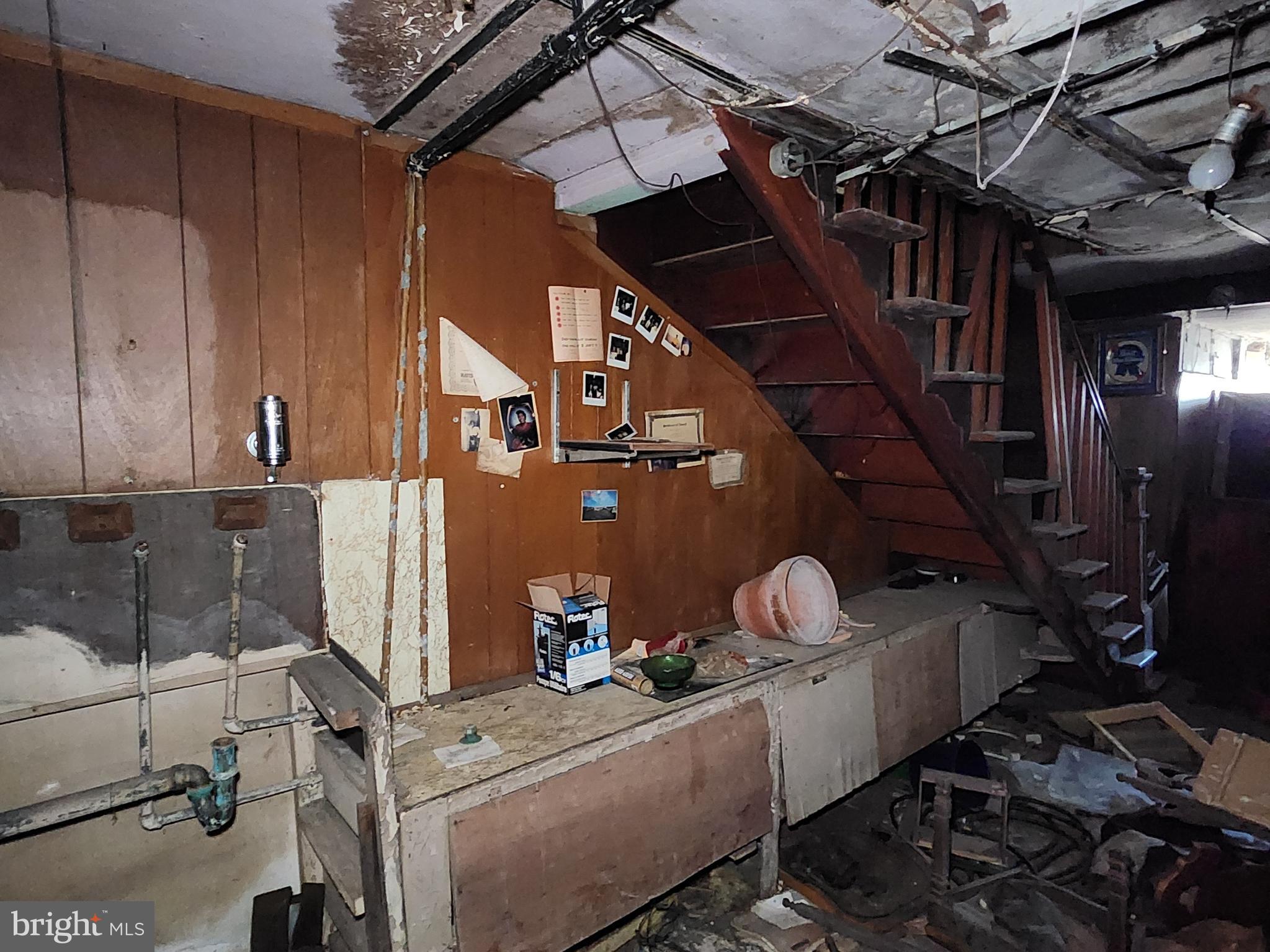 BROADWAY EAST - Residential