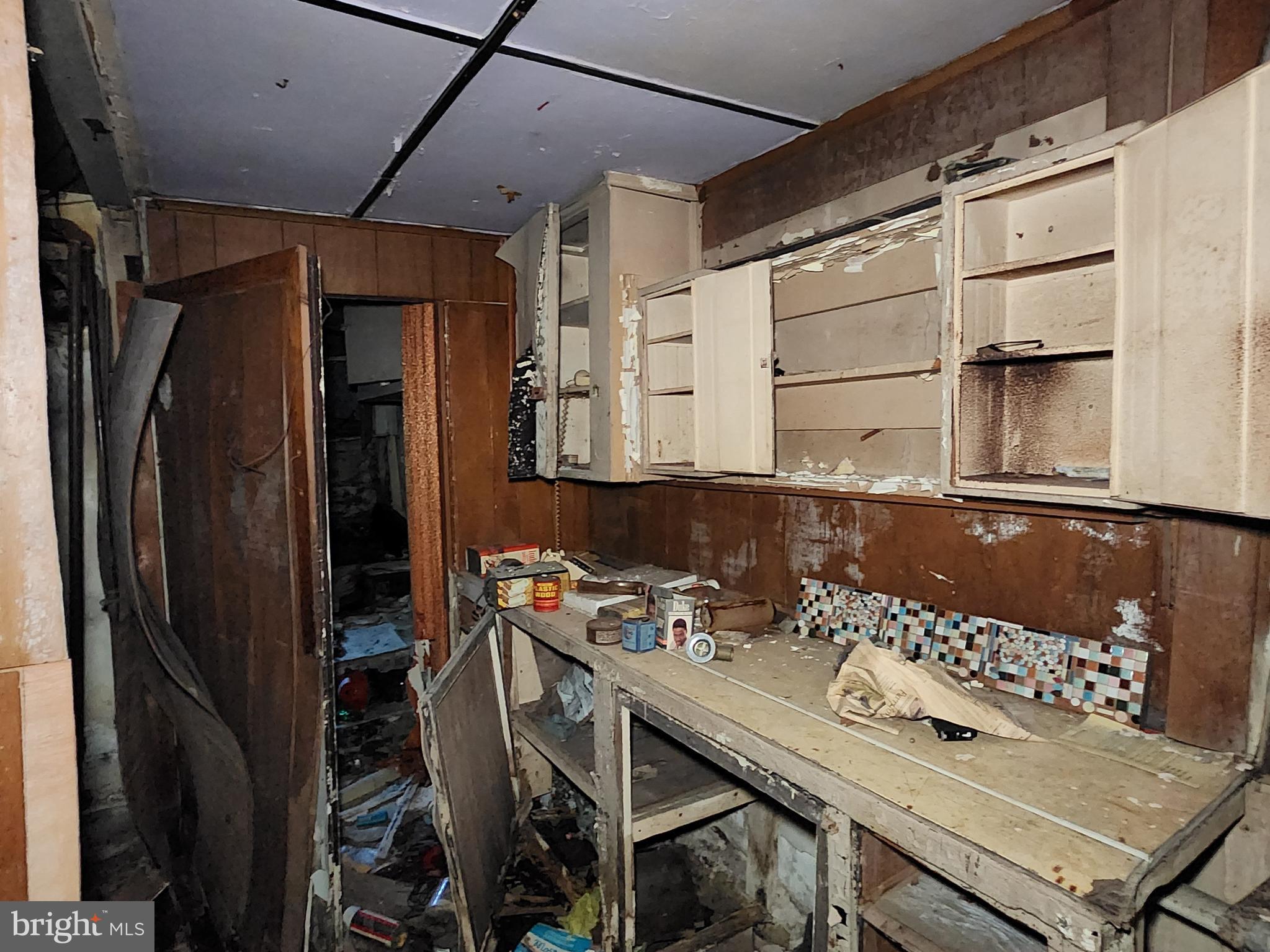 BROADWAY EAST - Residential