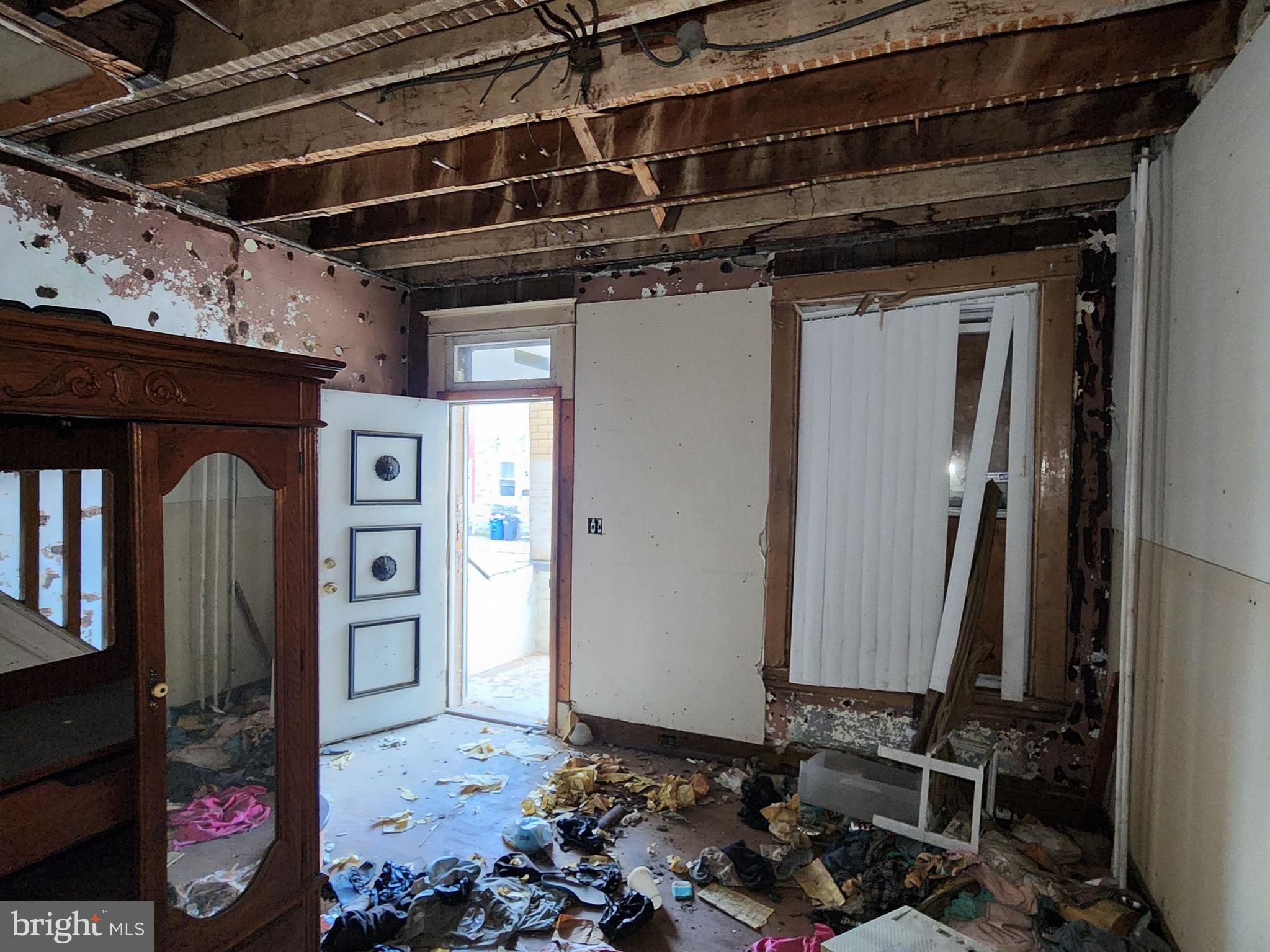 BROADWAY EAST - Residential