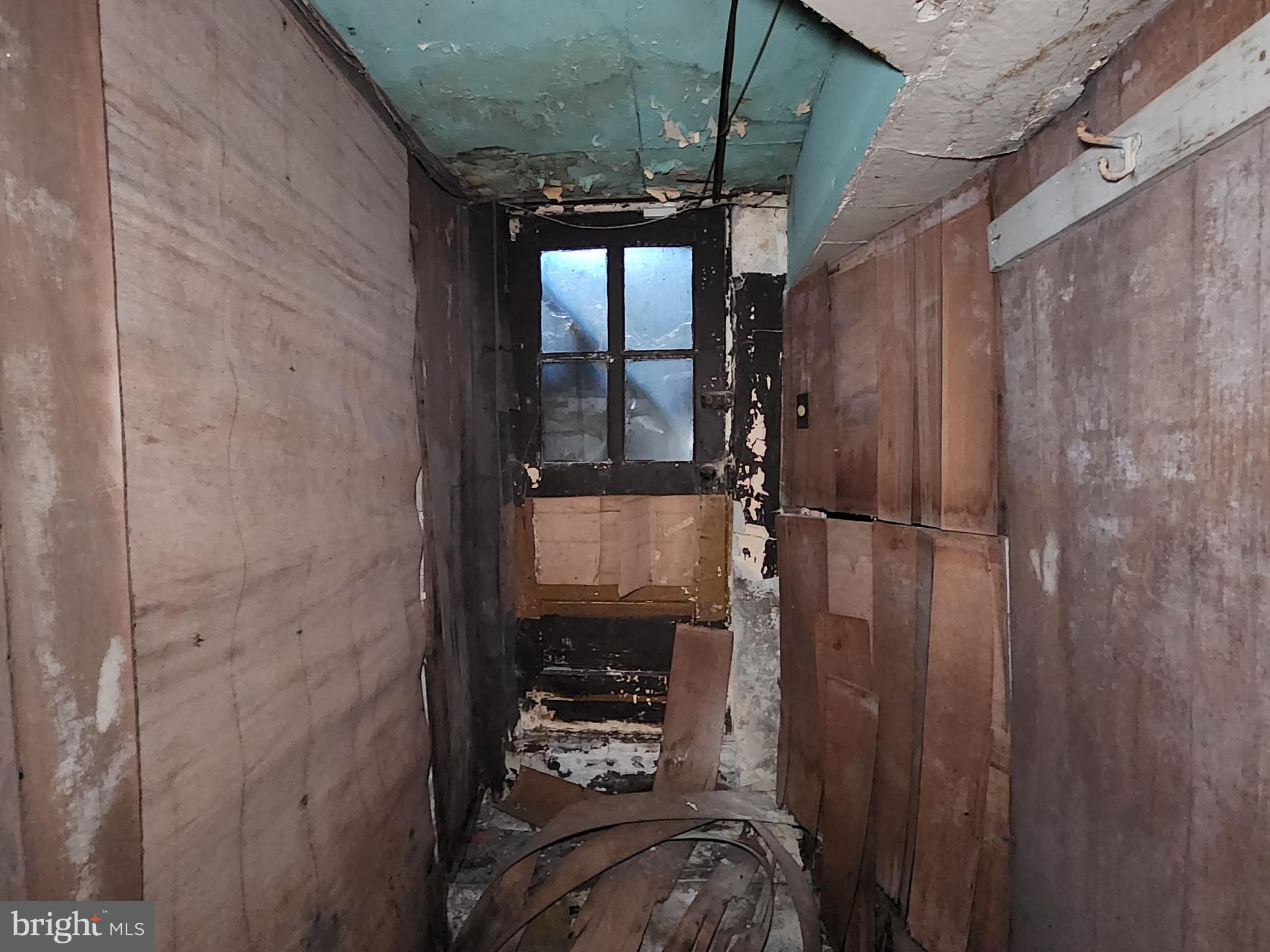 BROADWAY EAST - Residential