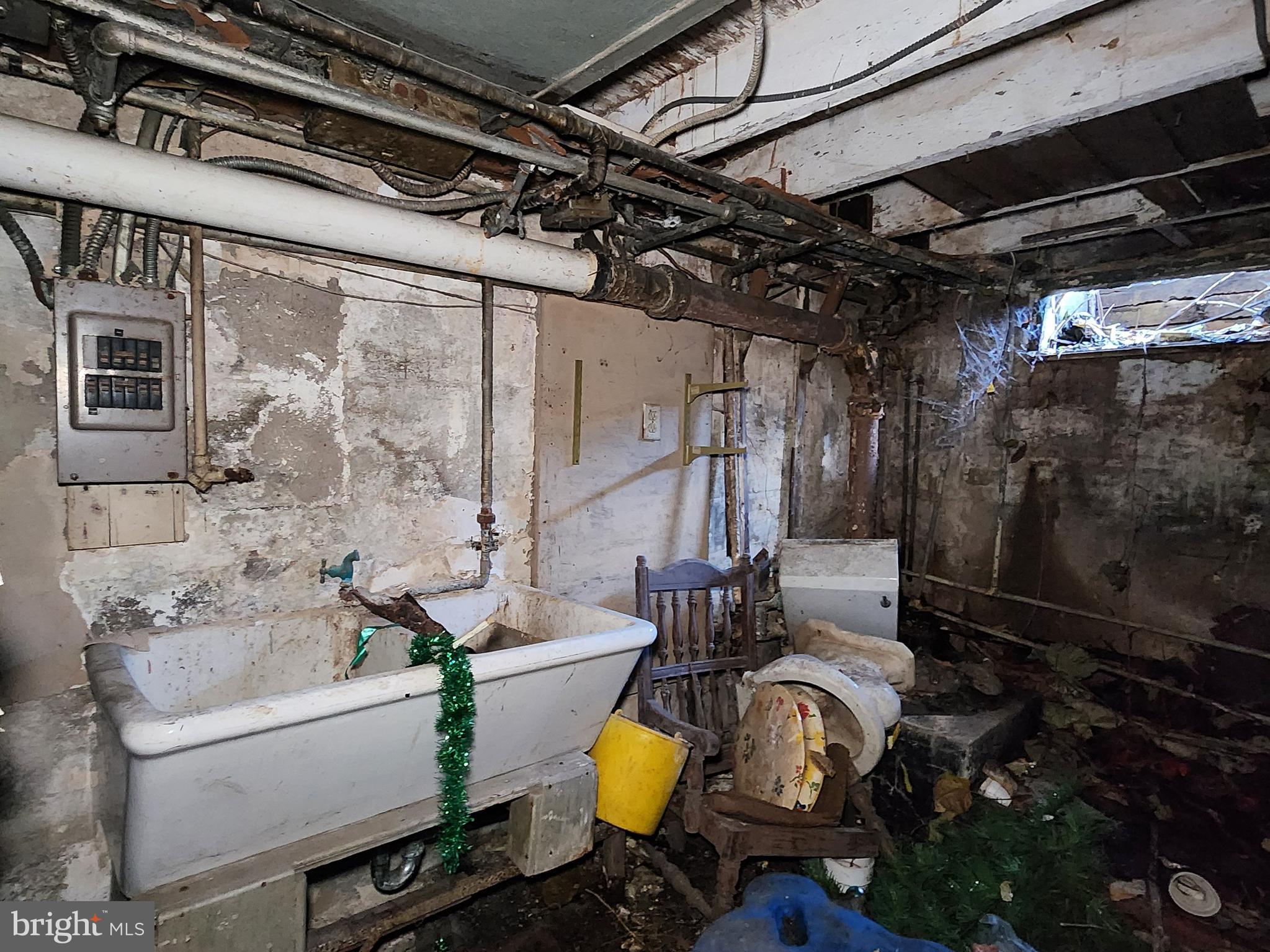 BROADWAY EAST - Residential