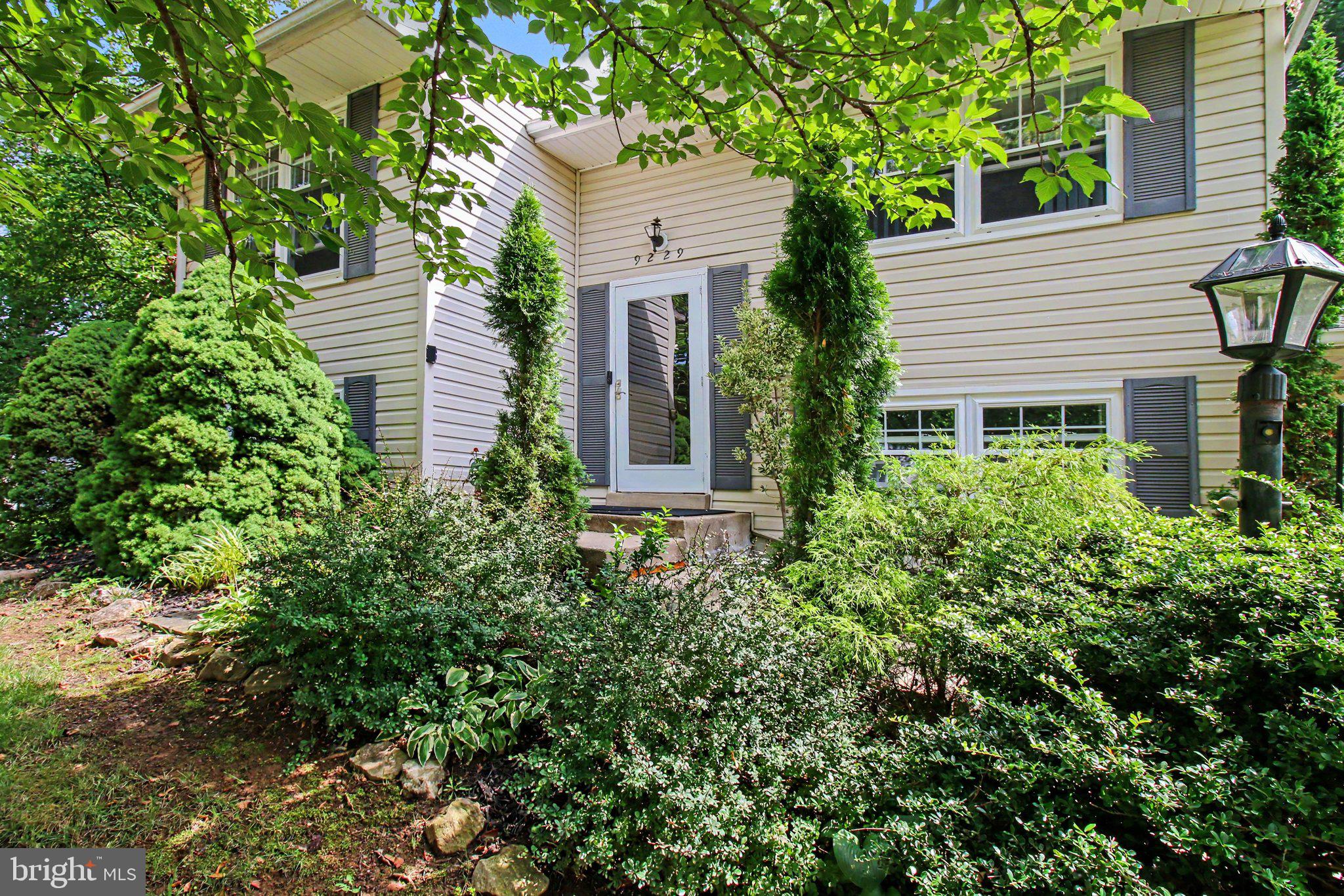 9229 CRAZYQUILT COURT