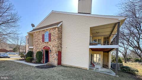 Townhouse For Rent - 109 Valley Greene Cr<br/> WYOMISSING, PA 19610
