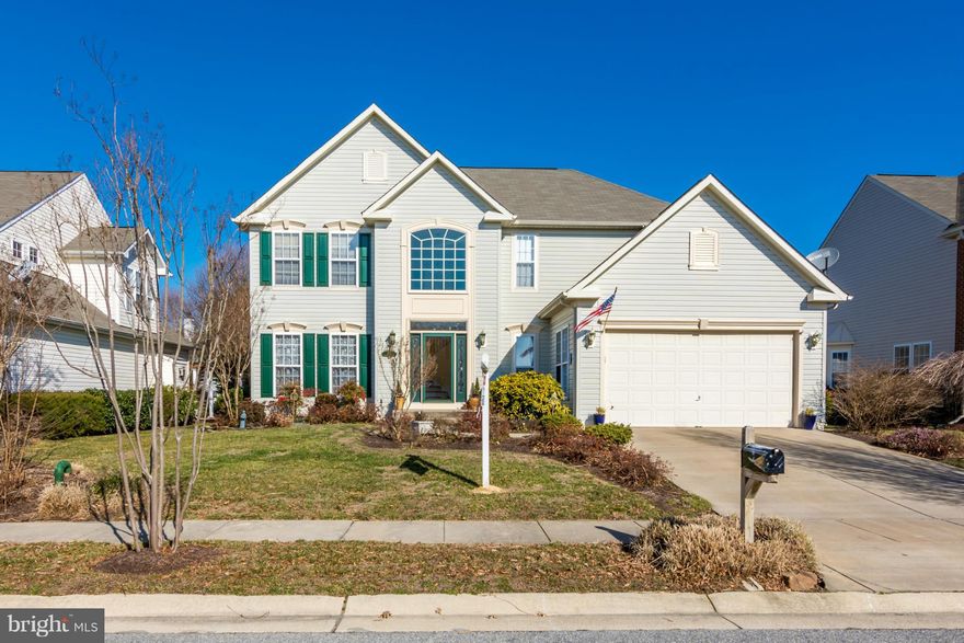 Kent Island Colonial! Open Floor Plan; Gabled Roof; 9' Ceilings; Hardwood Floors. Gourmet Kitchen-High End Finishes! Morning Room-Vaulted Ceiling. Separate dining room-Bay Window. Stone Fireplace. Landscaping -Water Feature. PUBLIC water&sewer. Kent Island Schools. Comm.pier for crabbing, fishing & water access(1 blk). Easy commute over bridge.Possible Boat Slip & Deeded storage for sale.