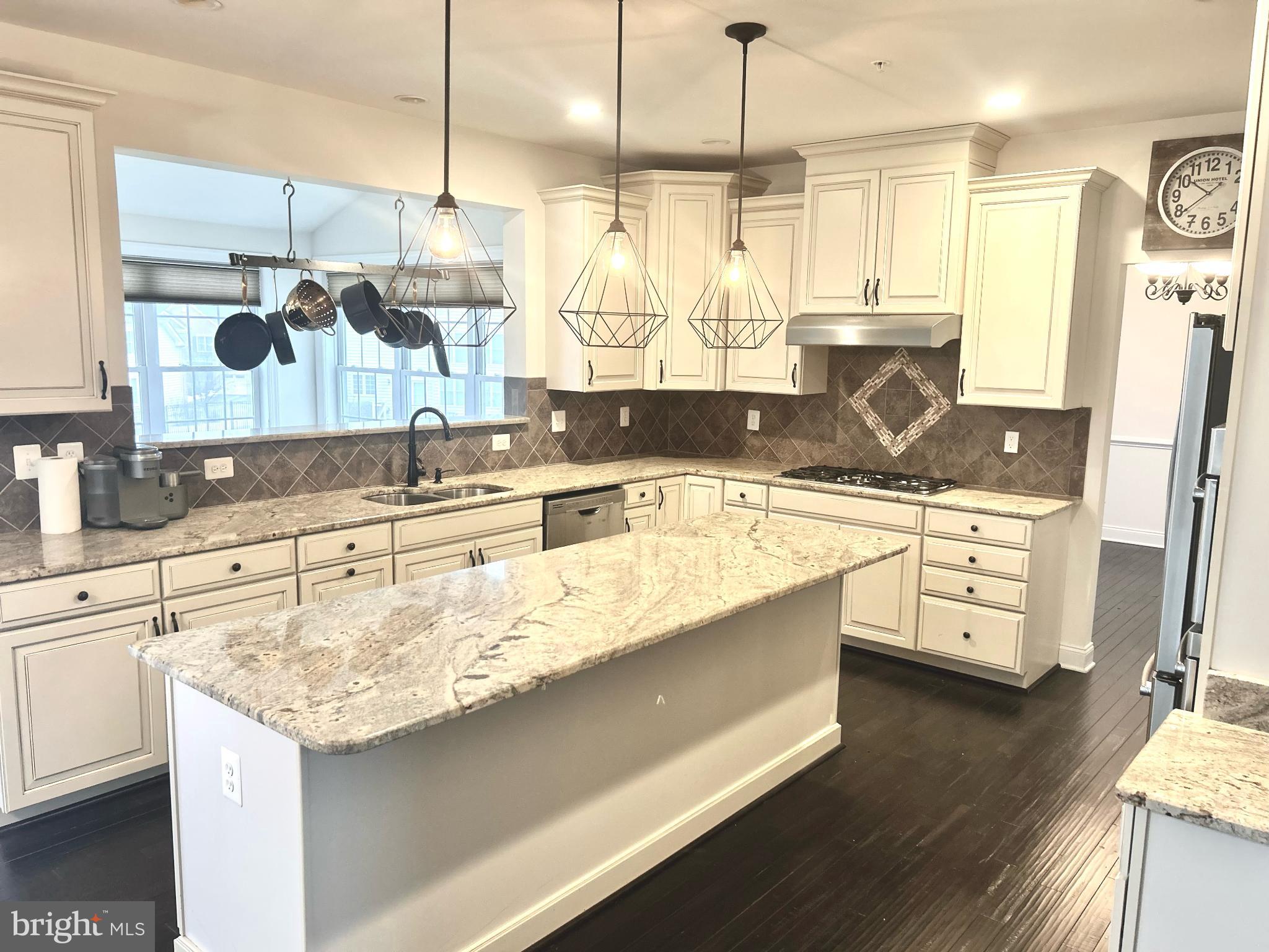 4504 CROSS COUNTRY TERRACE