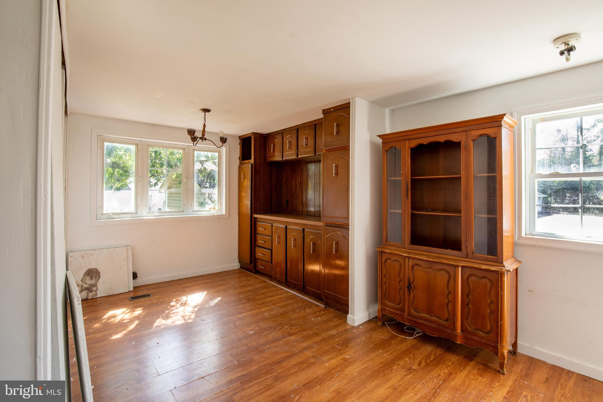 PINE VIEW ACRES - Residential Income