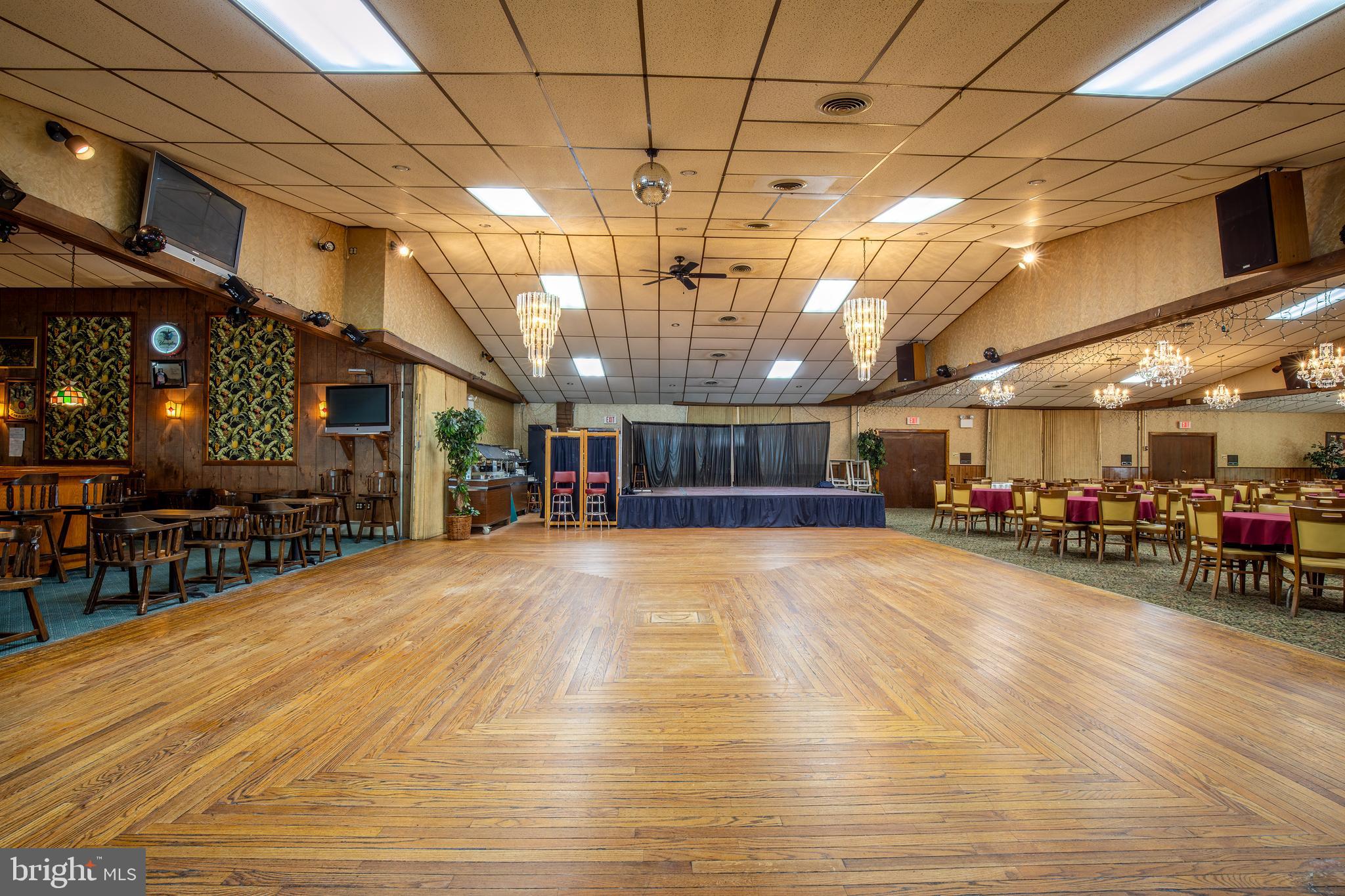 PINE VIEW ACRES - Residential Income