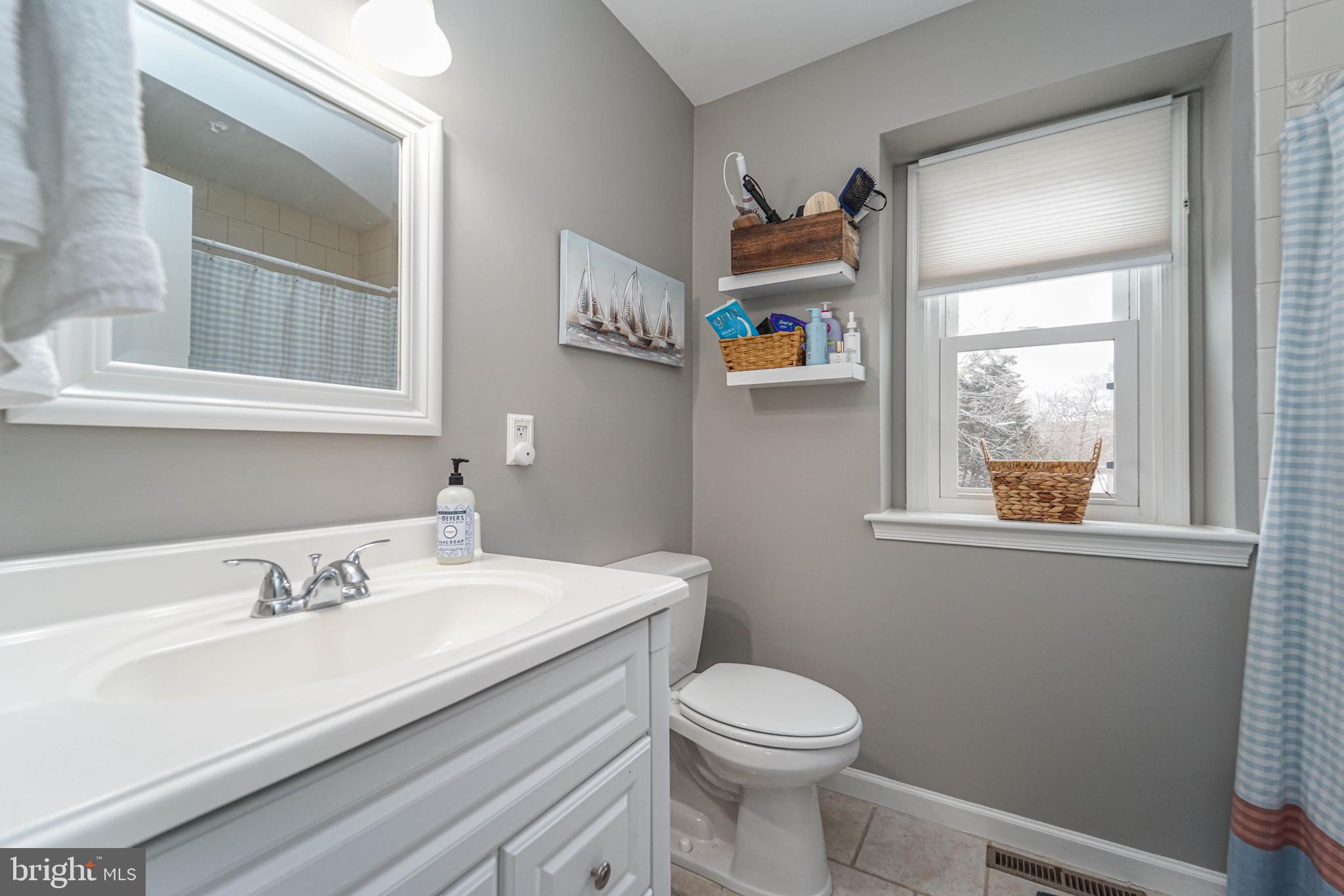 QUEEN ANNE COLONY - Residential