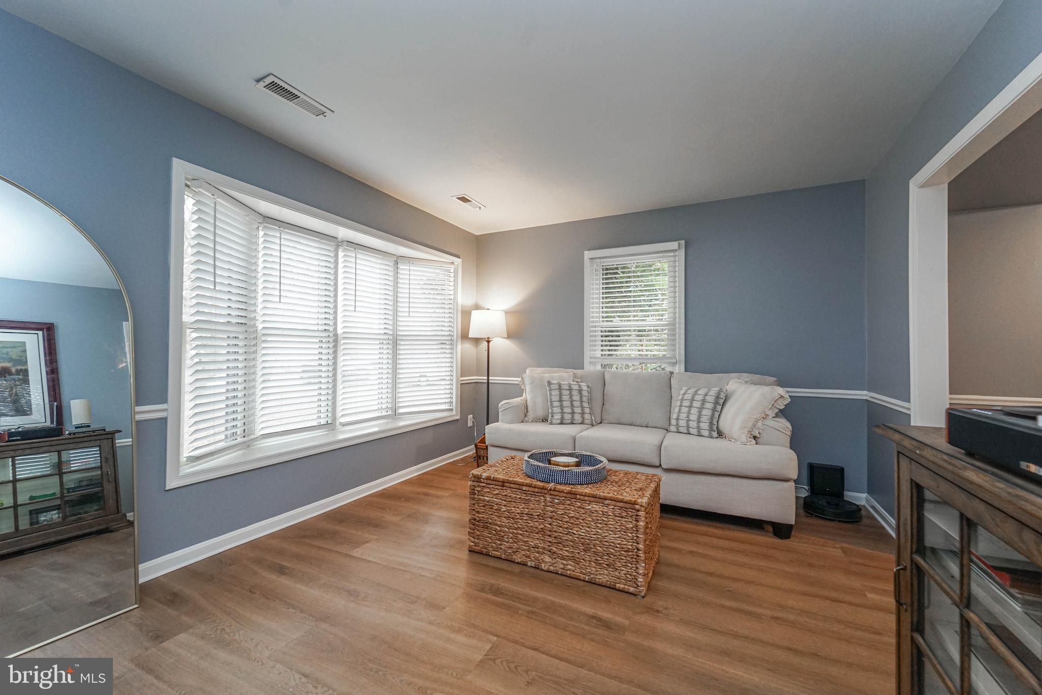 QUEEN ANNE COLONY - Residential