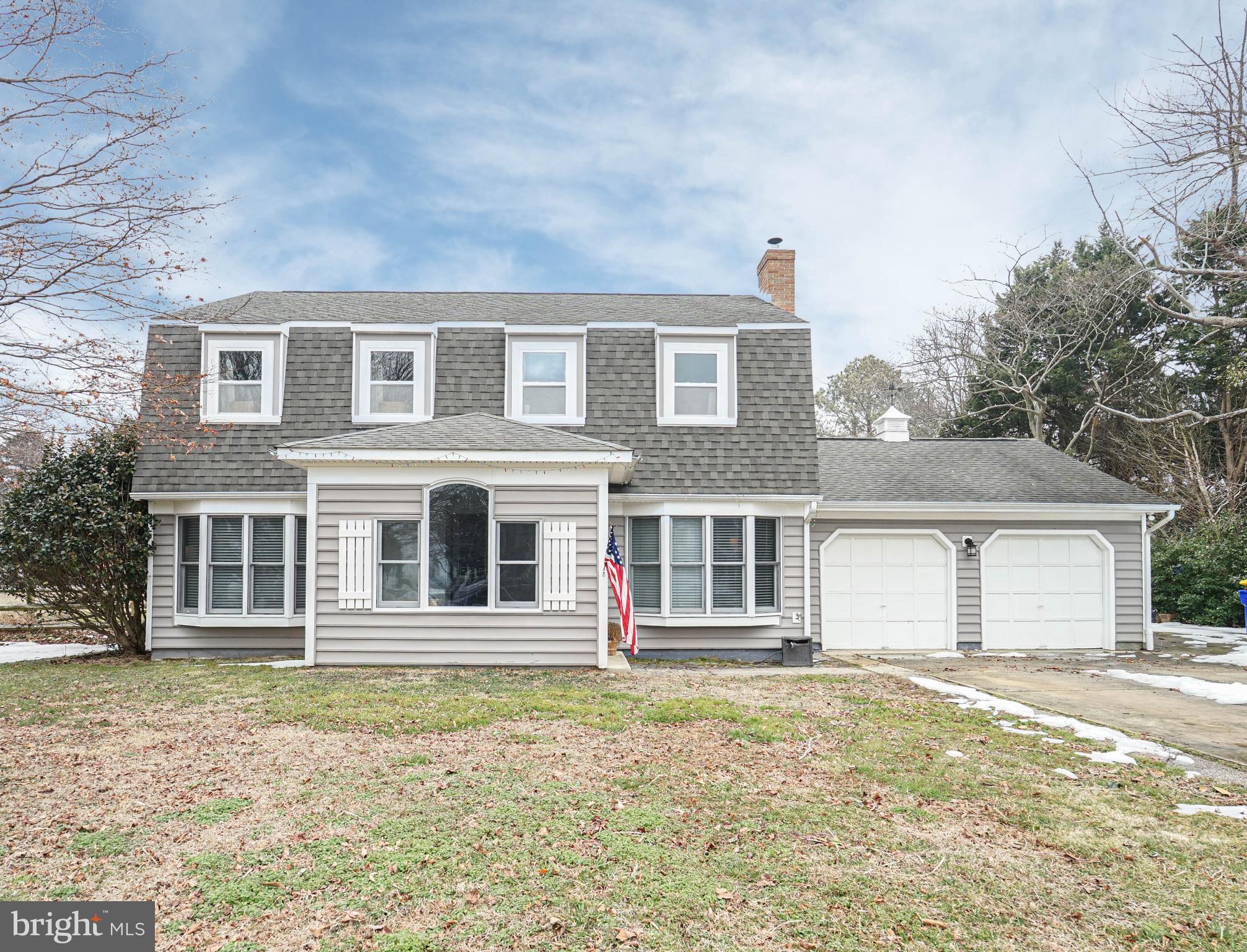 QUEEN ANNE COLONY - Residential