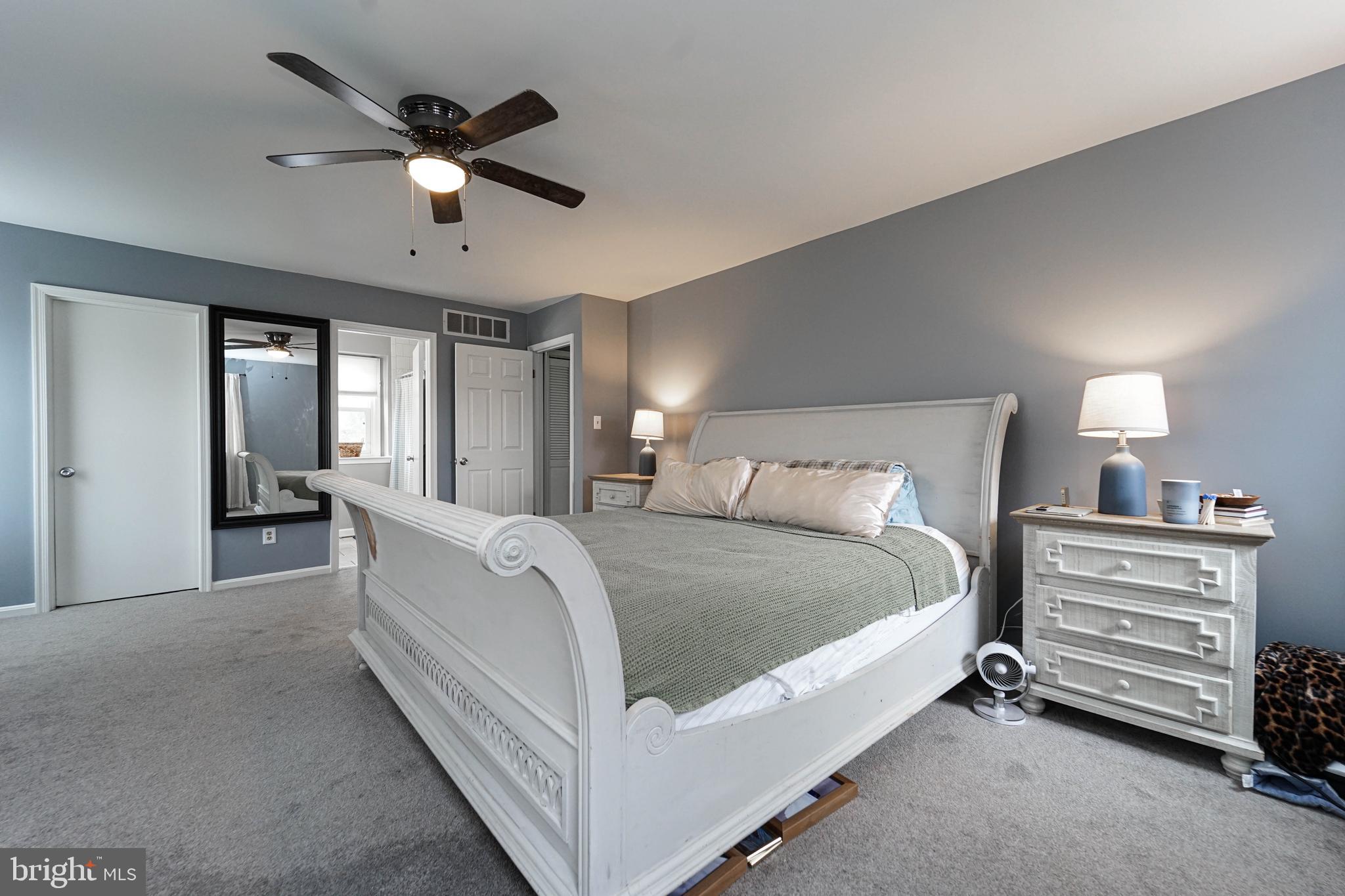 QUEEN ANNE COLONY - Residential