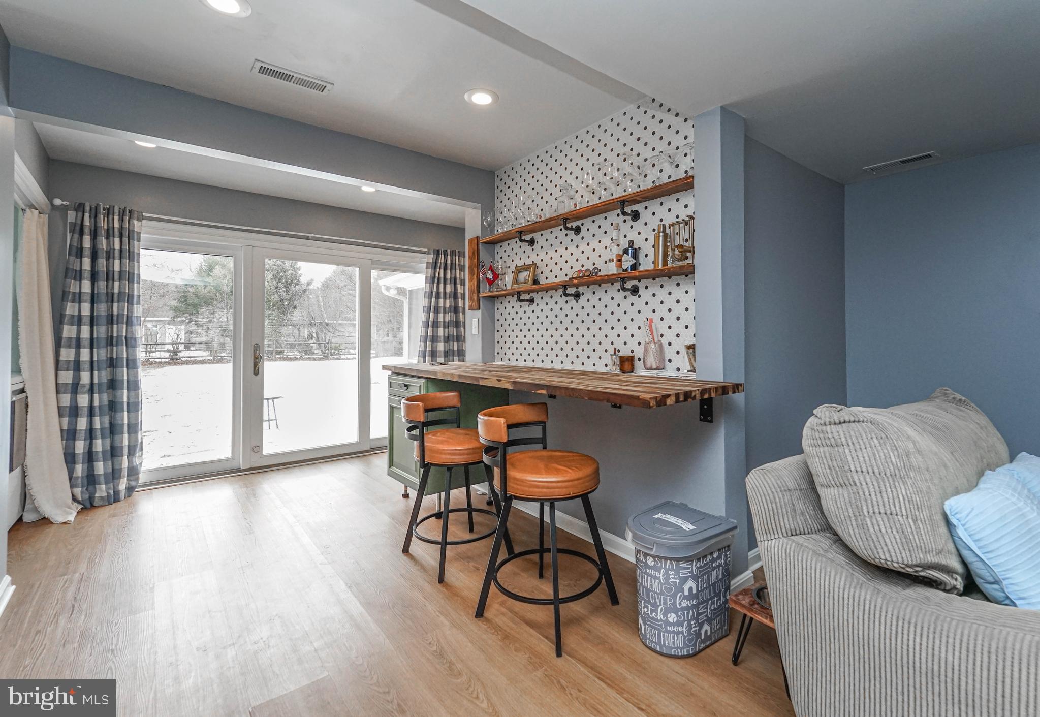 QUEEN ANNE COLONY - Residential