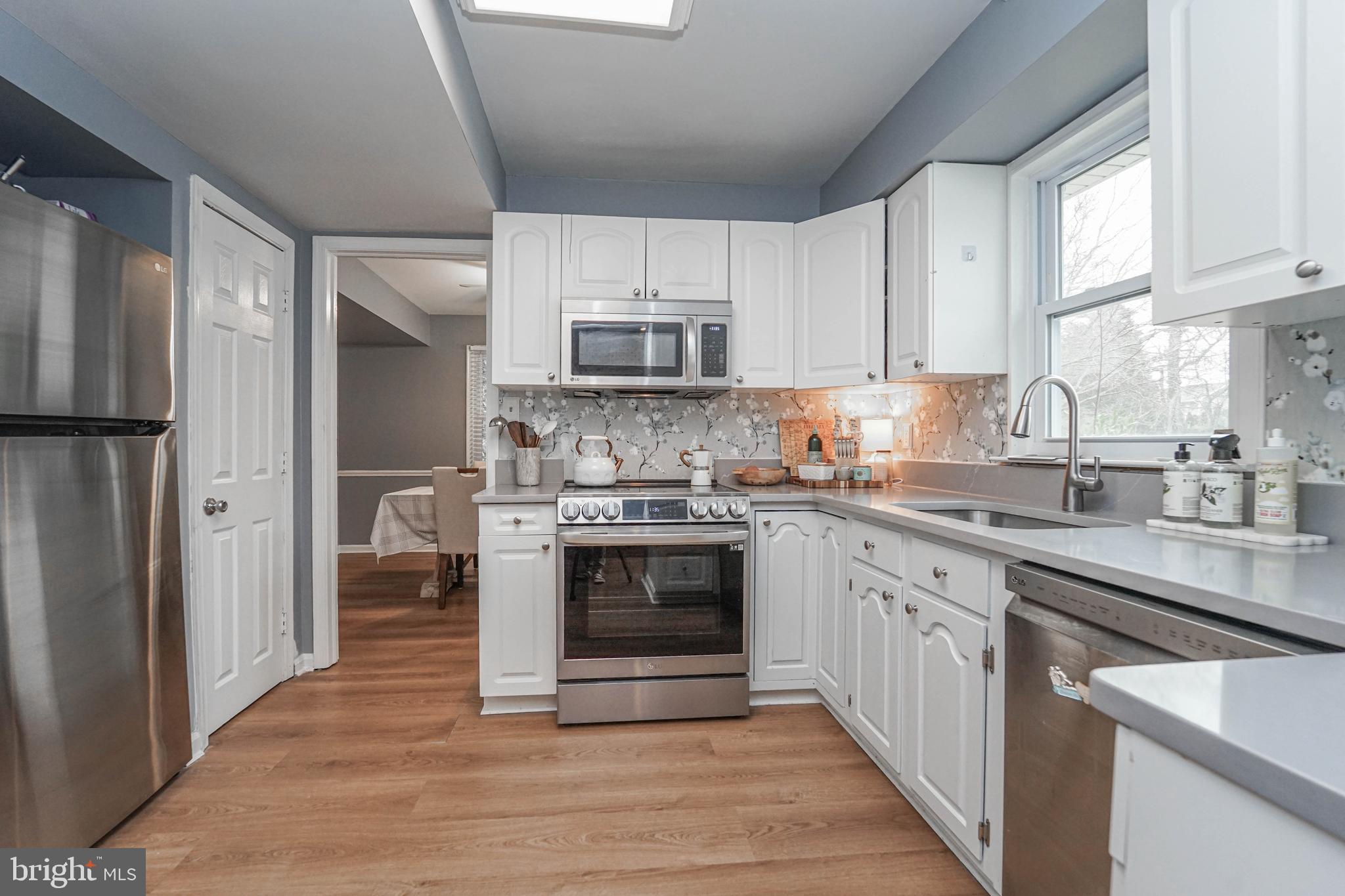 QUEEN ANNE COLONY - Residential