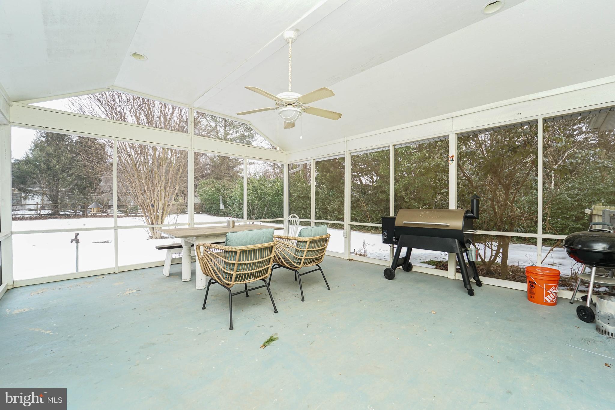 QUEEN ANNE COLONY - Residential