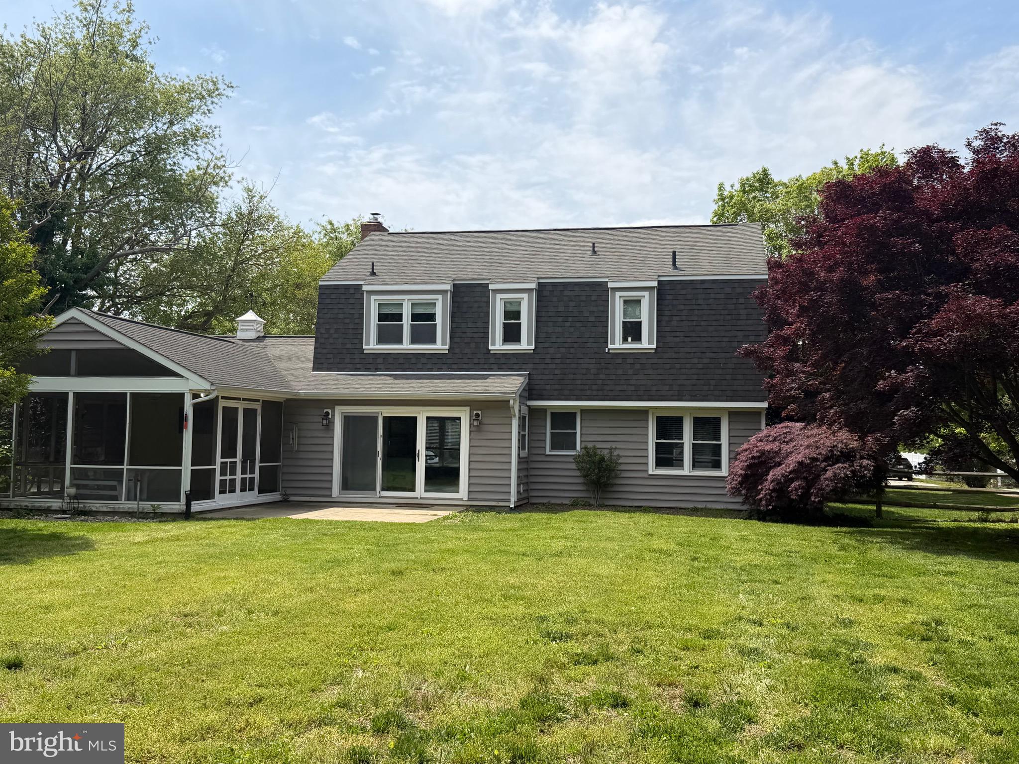 QUEEN ANNE COLONY - Residential