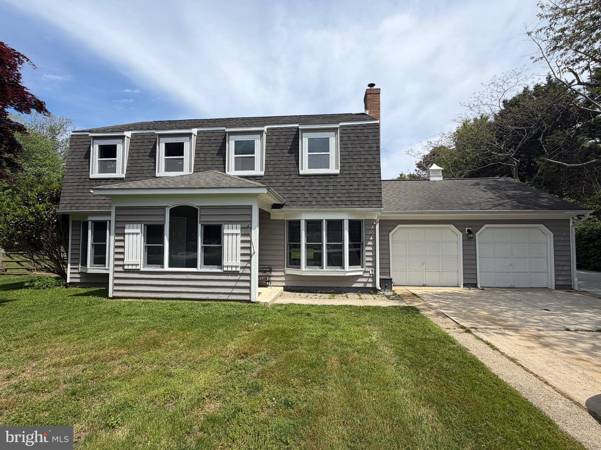 QUEEN ANNE COLONY - Residential