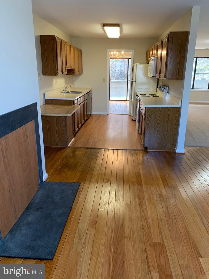 LYNETREE - Residential Lease