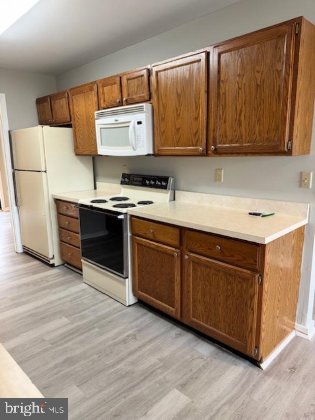 LYNETREE - Residential Lease