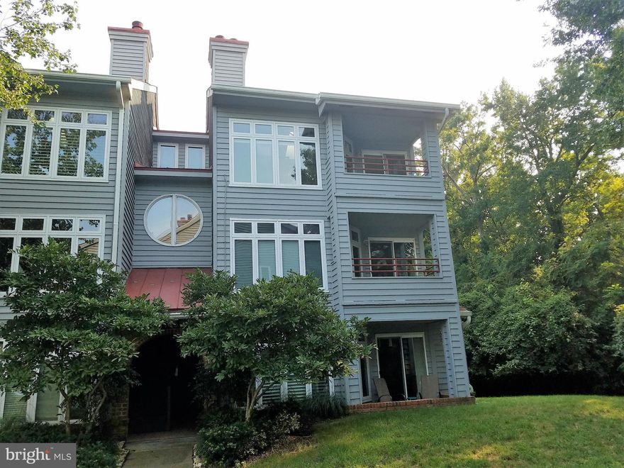 The HIGH Life is Calling! Beautiful Penthouse with BRAND NEW Carpet & Freshly Painted Throughout. For the Chef in You, a Very Functional Gourmet Kitchen awaits with Granite Counters & Stainless Appliances. You will be BASKING in all the Natural Light  that the Entire Unit Offers...Enjoy the Peace & Serenity from Both Balconies. Walking Paths and Water Views await. Close to all Annapolis Amenities.