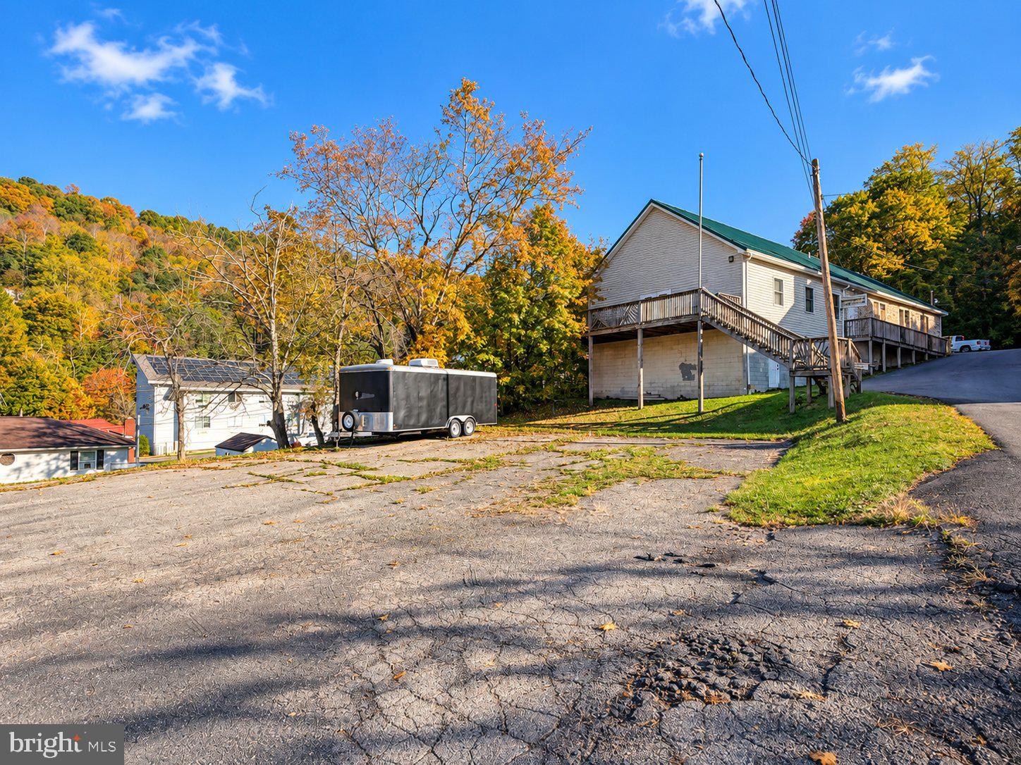 5 HANEKAMP STREET W