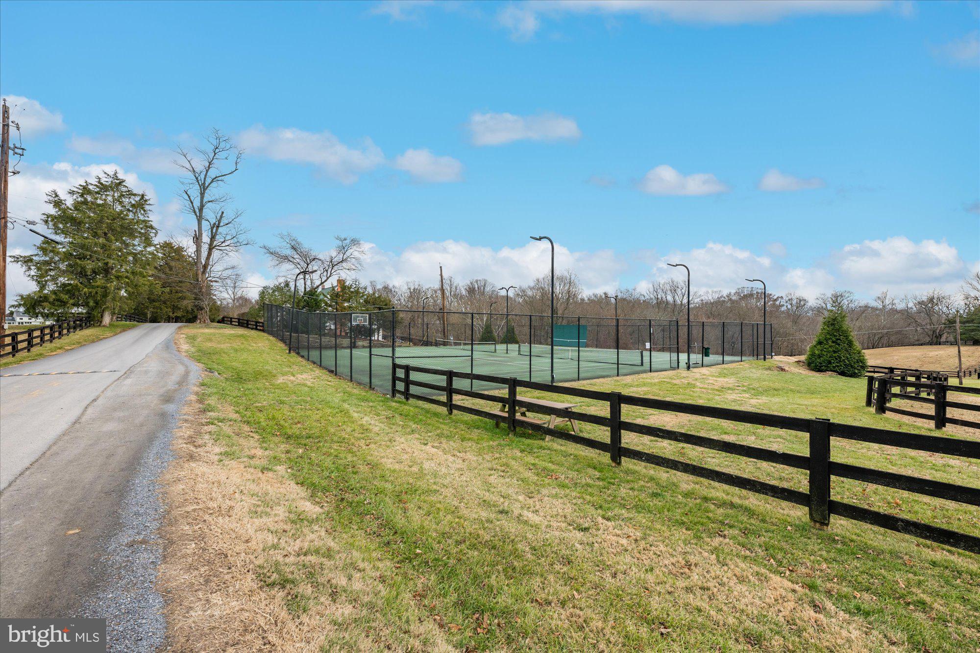 MERRY GO ROUND FARM - Residential