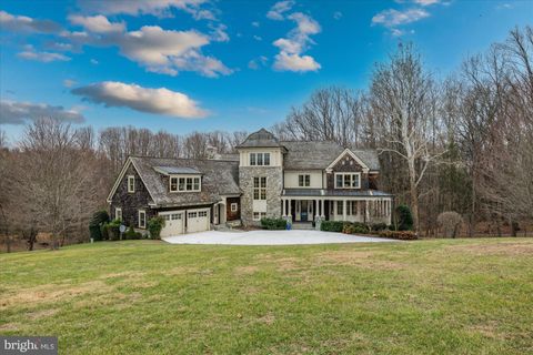 Photo of 13305 Evening Ride Way, POTOMAC, MD 20854 (MLS # MDMC2158352)