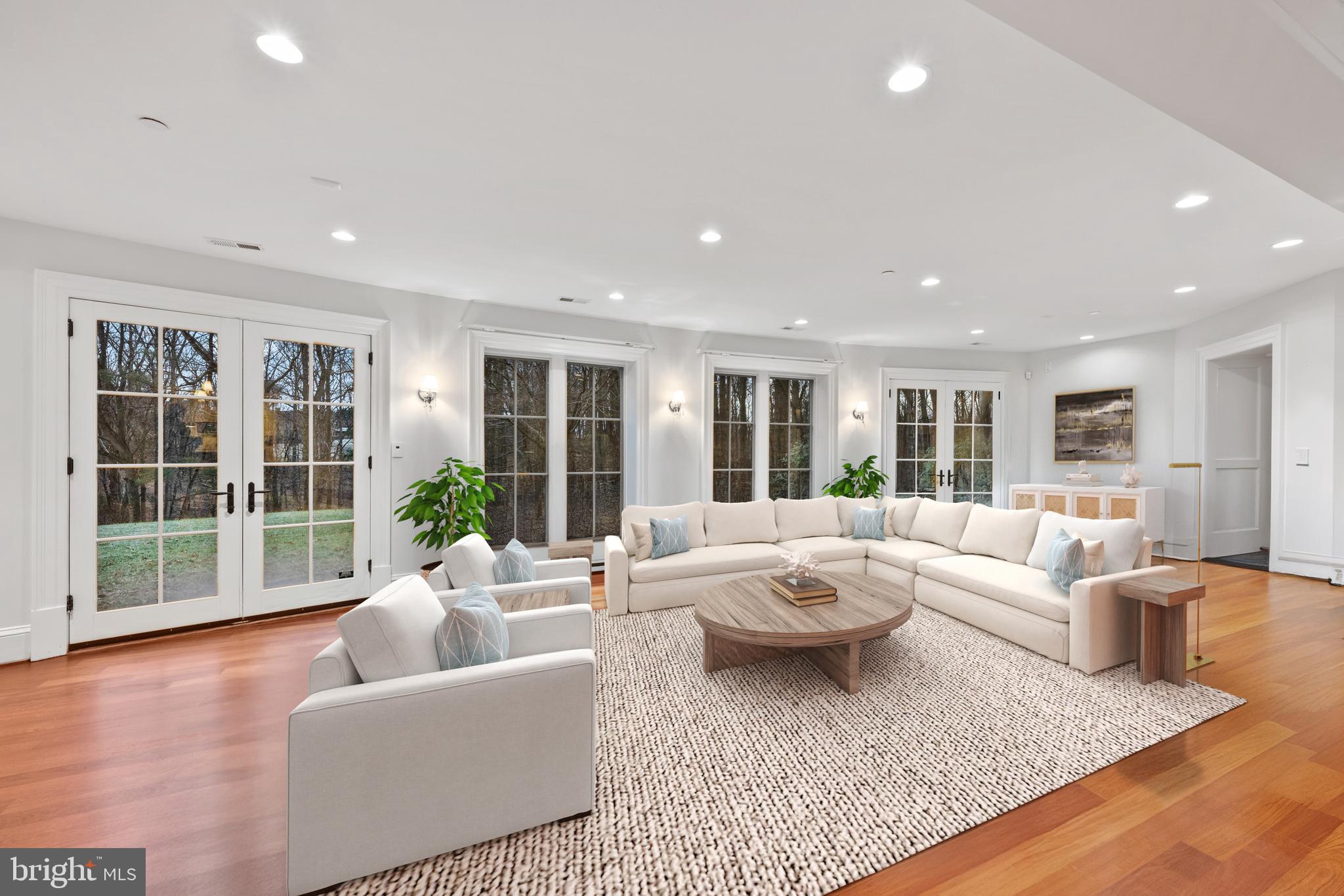 MERRY GO ROUND FARM - Residential