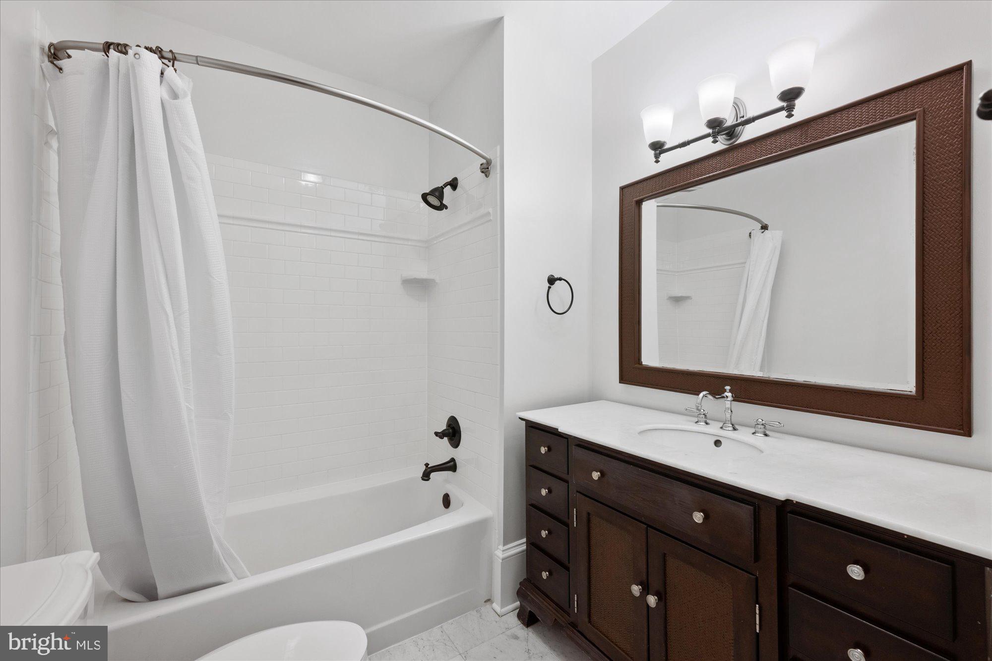 MERRY GO ROUND FARM - Residential