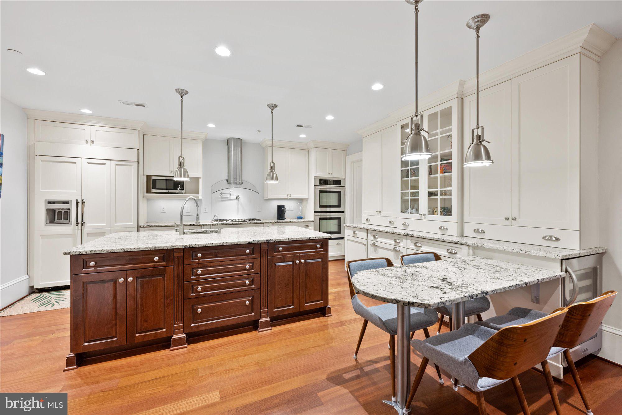 MERRY GO ROUND FARM - Residential