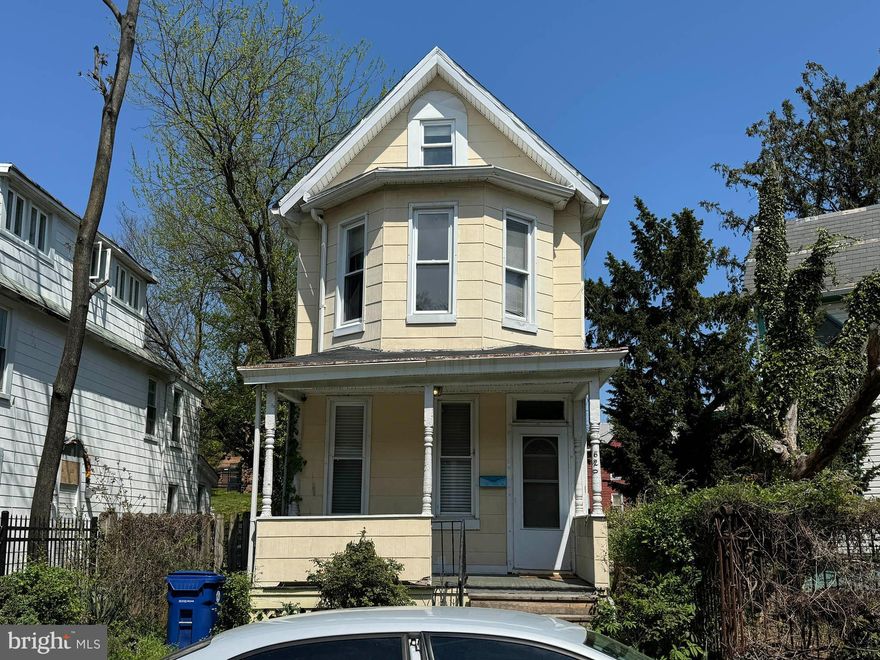 ONLINE REAL ESTATE AUCTION!! Bidding Opens: Monday, May 6, 2024. Bidding Closes: Wednesday, May 8 , 2024 at 12:00 noon. List price is opening bid only. 620 E. 38th Street is located in the Waverly neighborhood of north Baltimore City. Surrounding neighborhoods include Pen Lucy, Ednor Gardens-Lakeside and Oakenshawe. Waverly has been a well-known and well-loved neighborhood for generations of Baltimoreans. The community has over one hundred years of history, and features an array of home types and sizes that reflect that heritage. Historically, the neighborhood was known as being homogenous with Memorial Stadium, providing fans and visitors an array of restaurants, bars and retail stores on their way to and from the Stadium. In more recent years, the Waverly Farmer’s Market has been a significant neighborhood attraction, in addition to the variety of shopping and dining that appears along Greenmount Avenue. Proximity to several Baltimore Universities as well as Downtown has provided a stable employment base in the area.