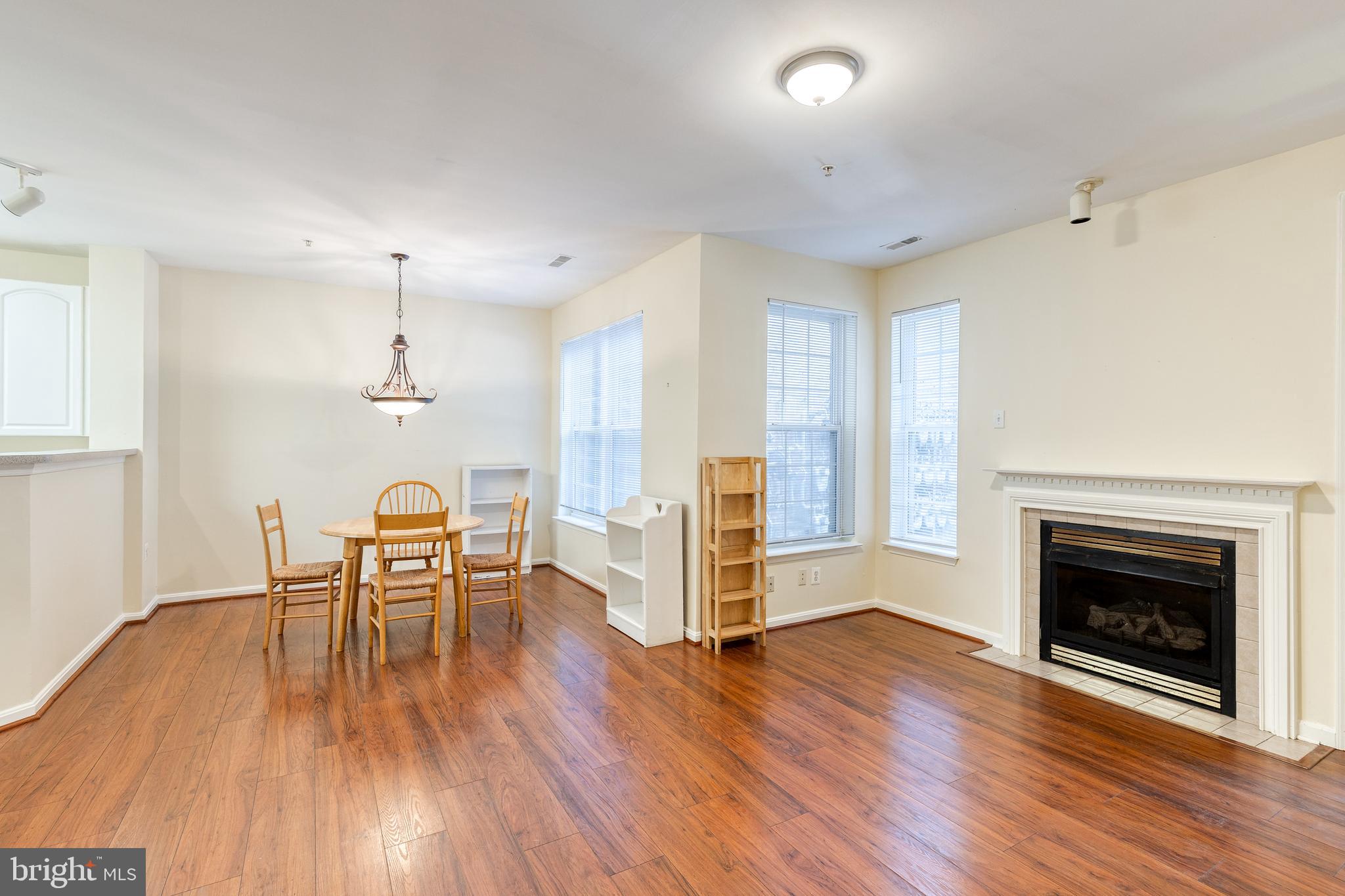 400 SYMPHONY CIRCLE 215I