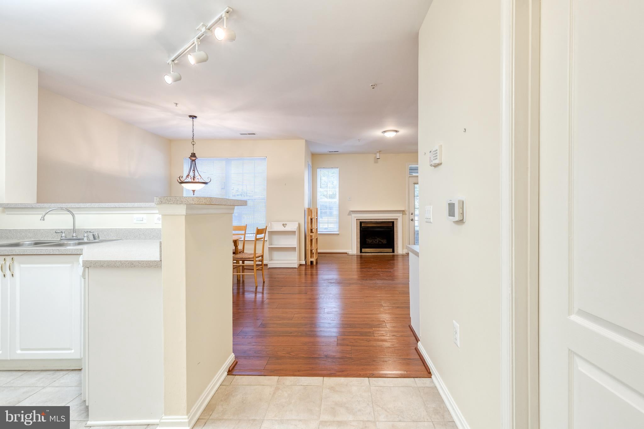 400 SYMPHONY CIRCLE 215I