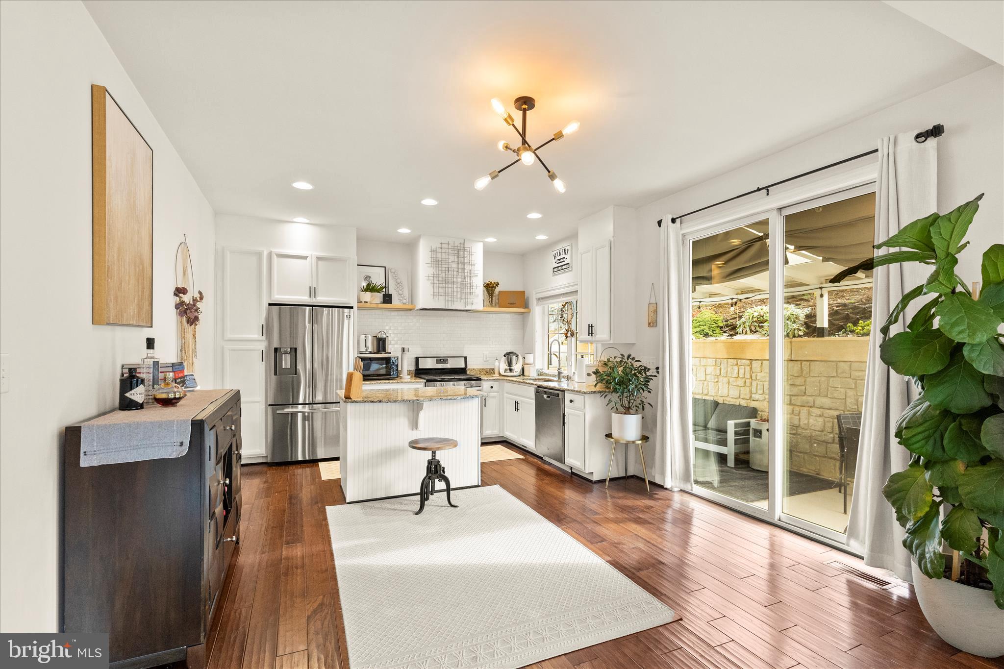 WINDSOR MEADOWS - Residential