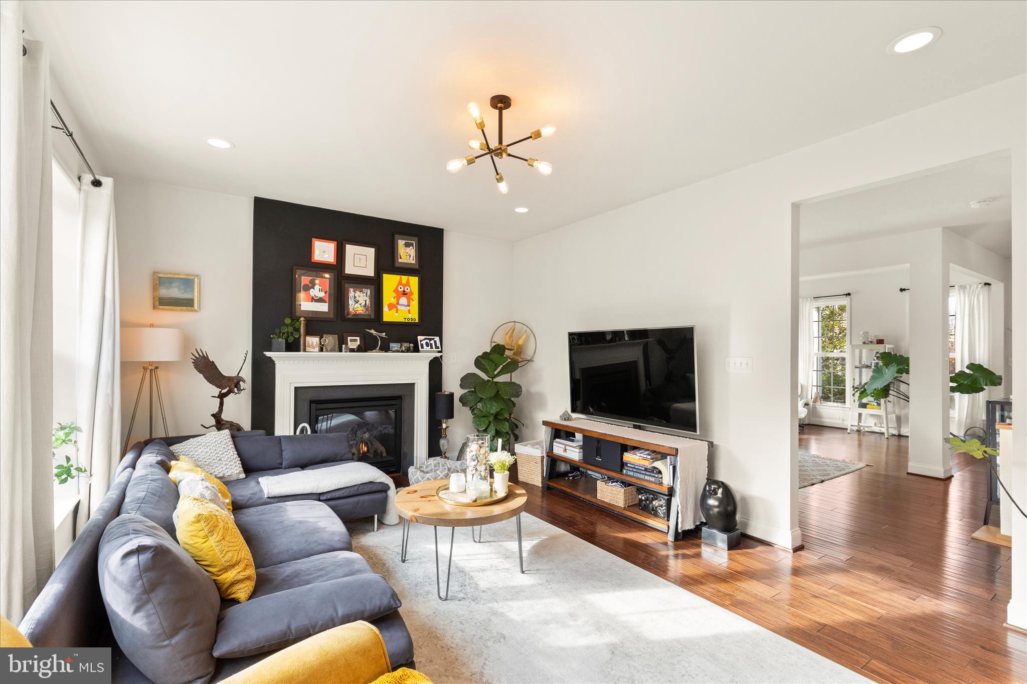 WINDSOR MEADOWS - Residential