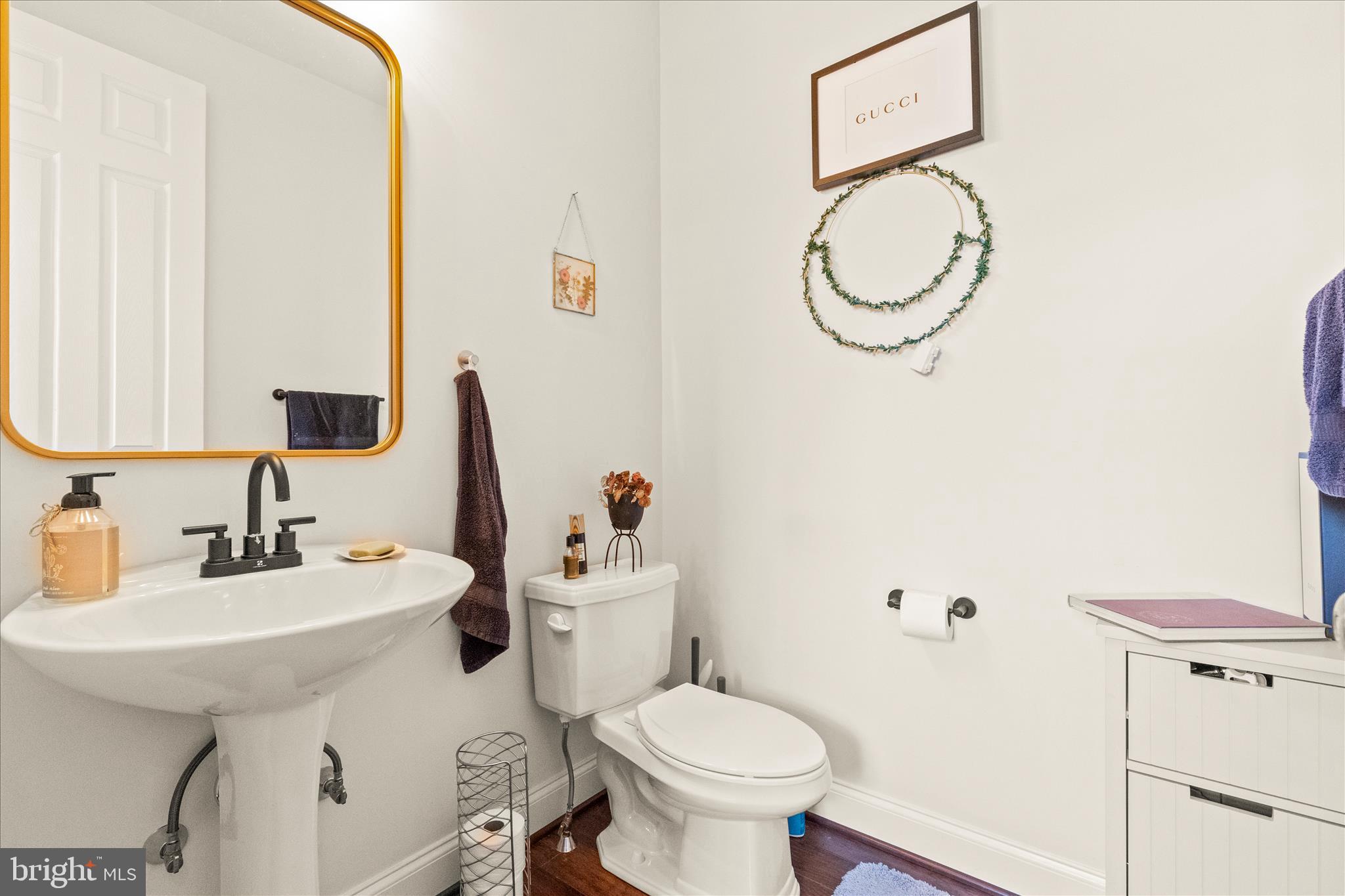 WINDSOR MEADOWS - Residential