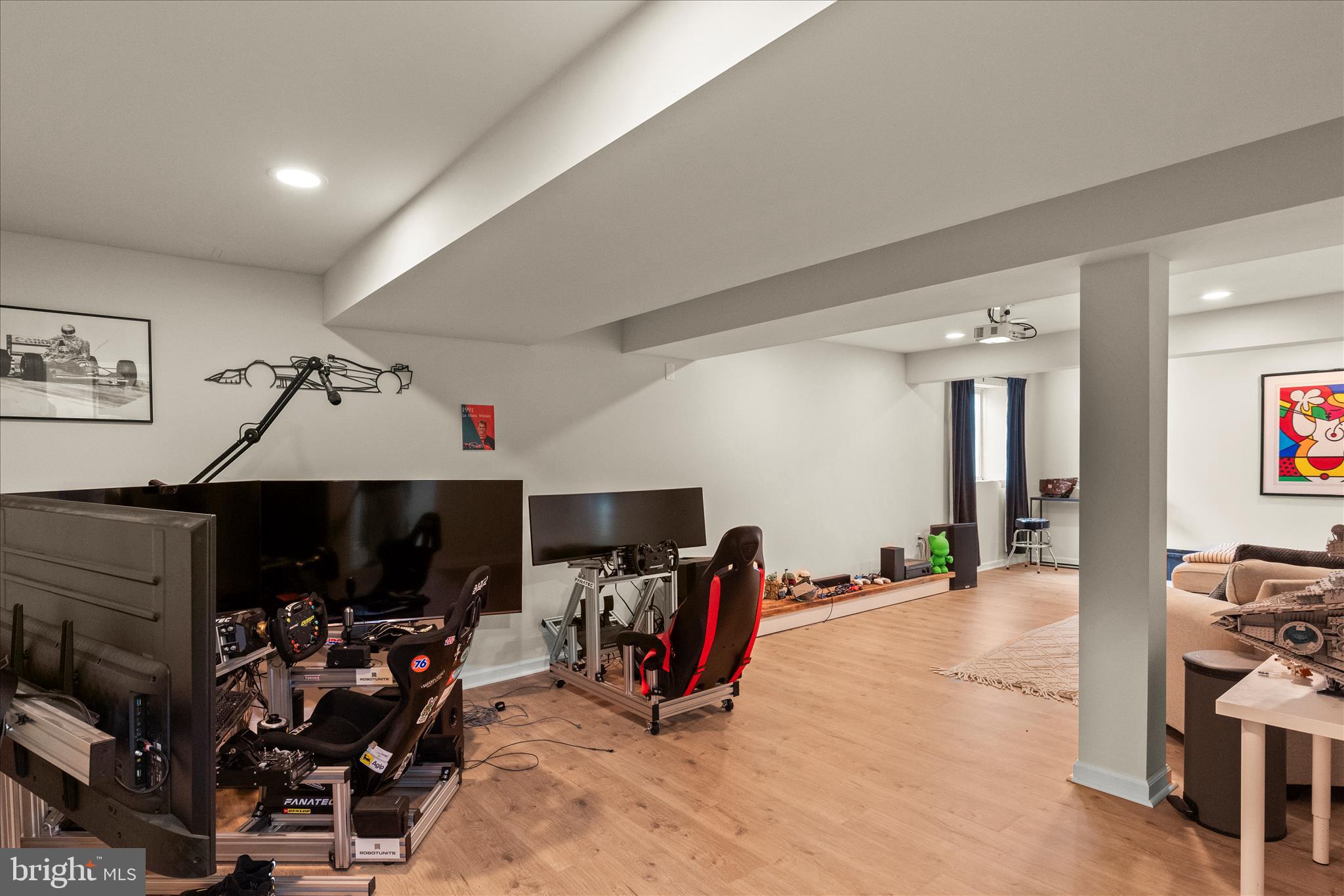 WINDSOR MEADOWS - Residential